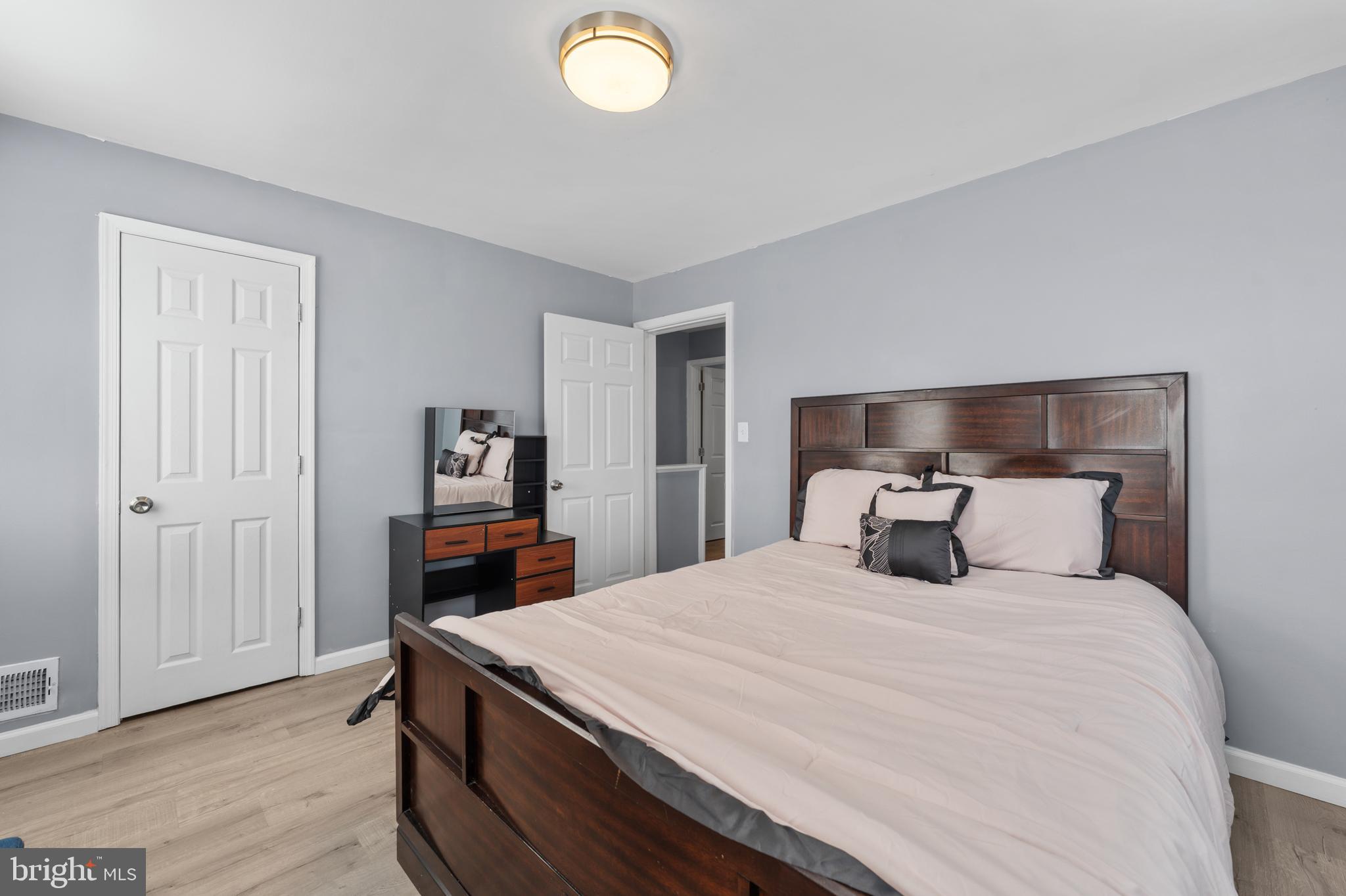 WEST HILLS - Residential