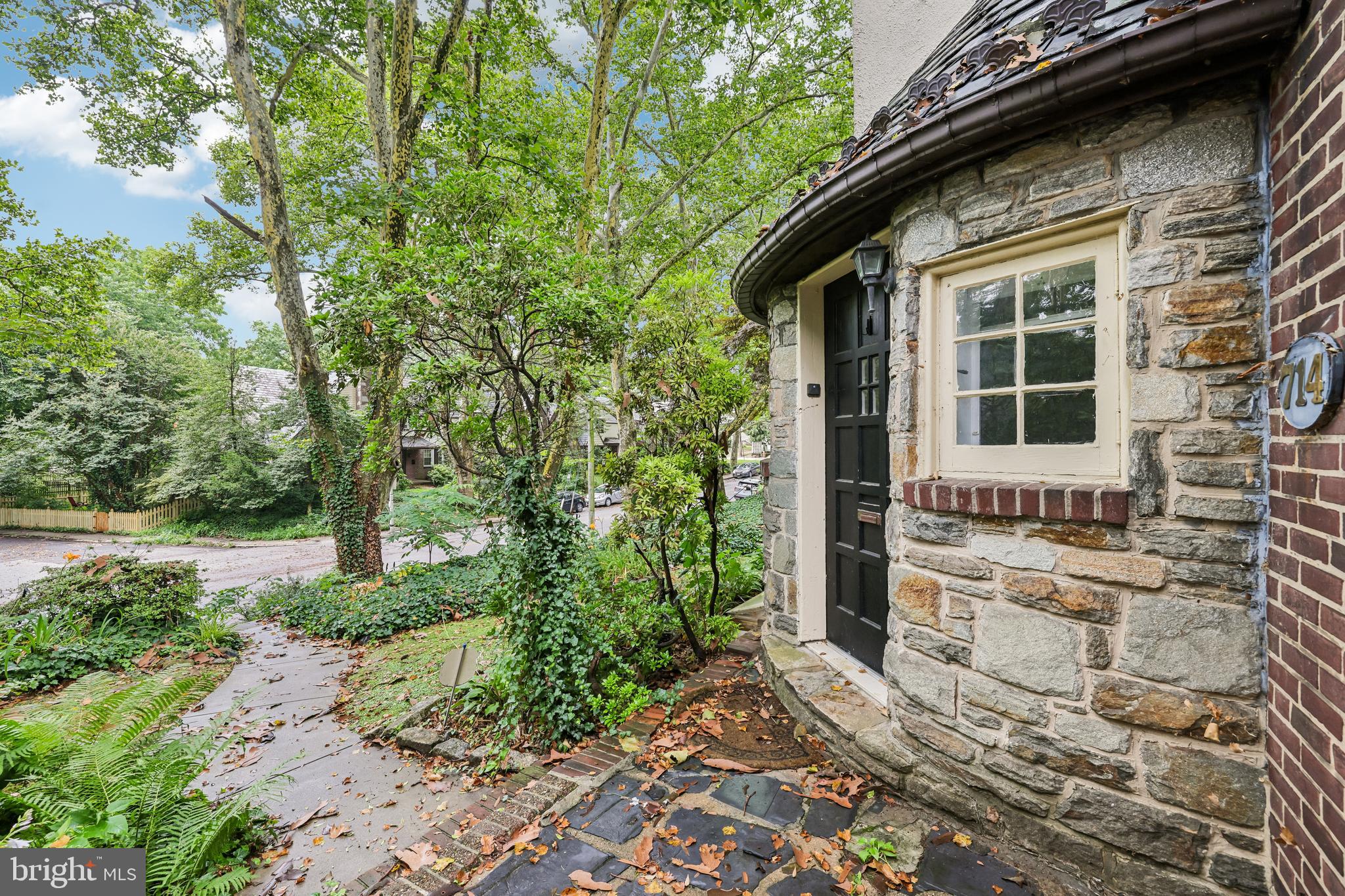 LAKE WALKER - Residential