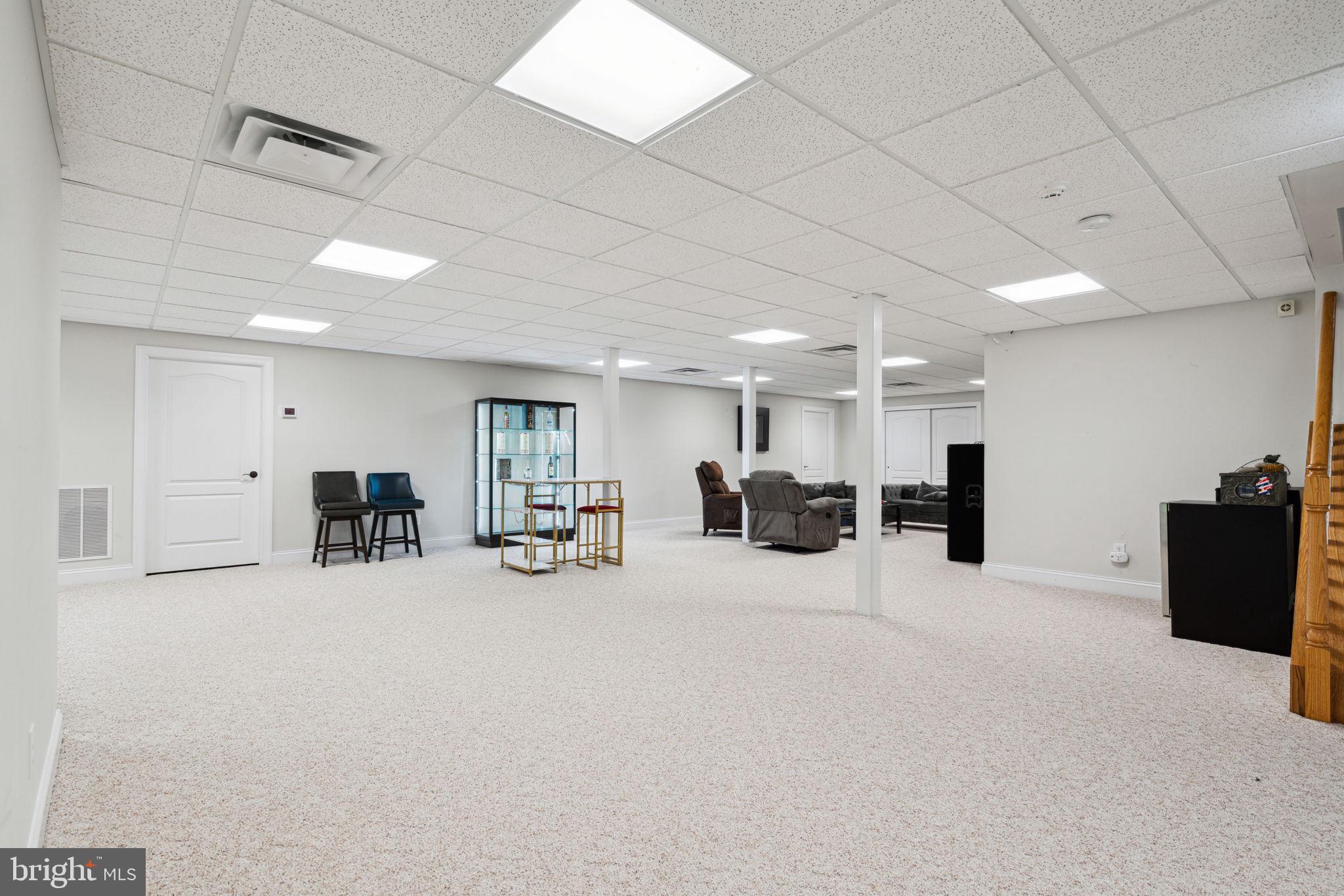 MEADOWBROOK - Residential