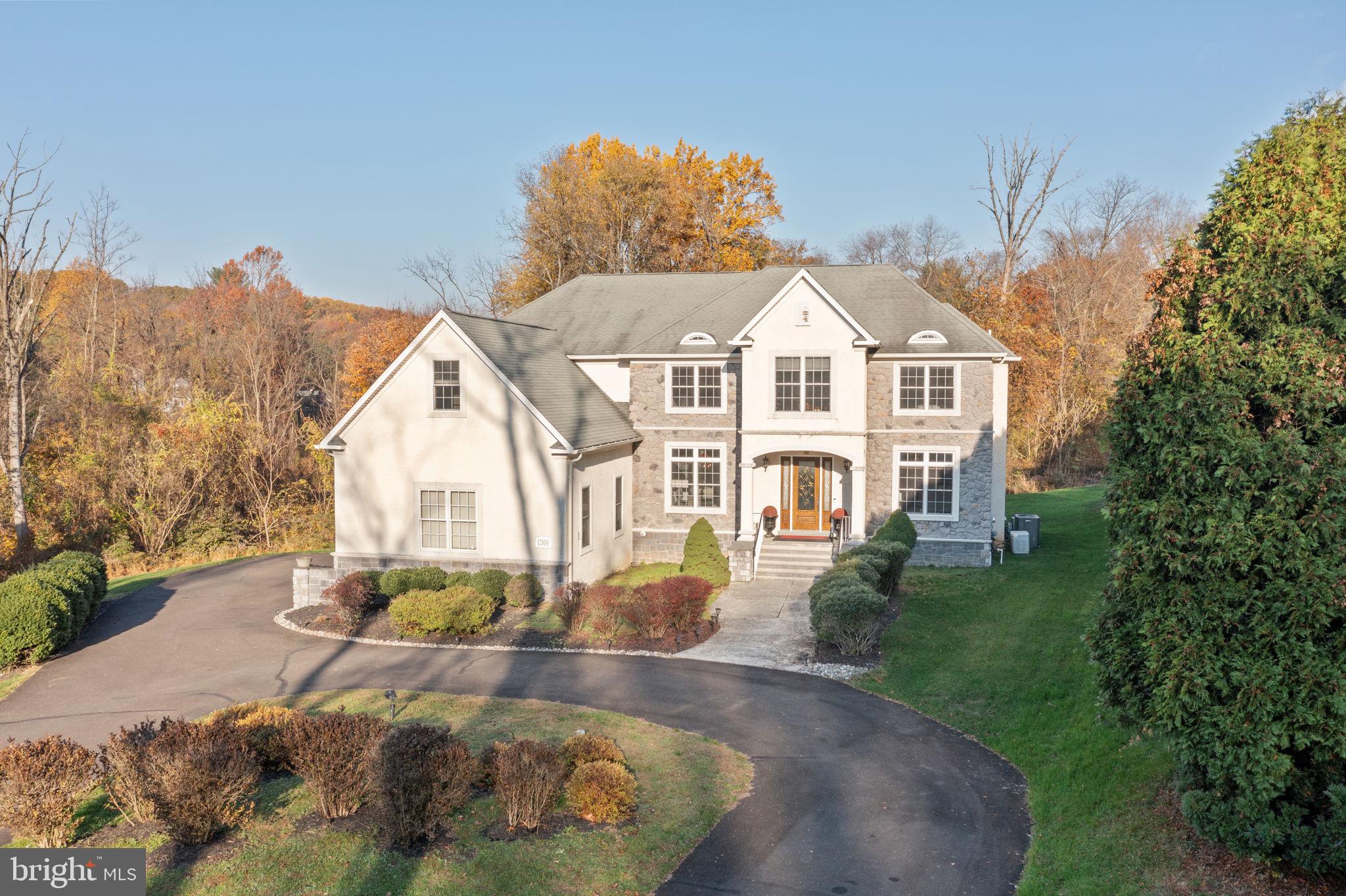 MEADOWBROOK - Residential