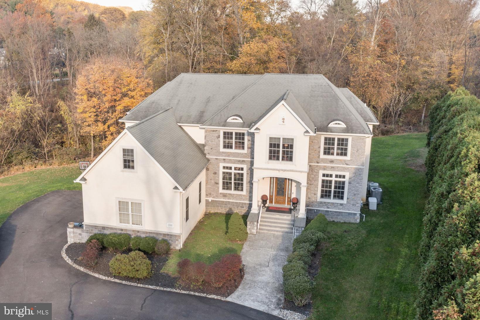 MEADOWBROOK - Residential