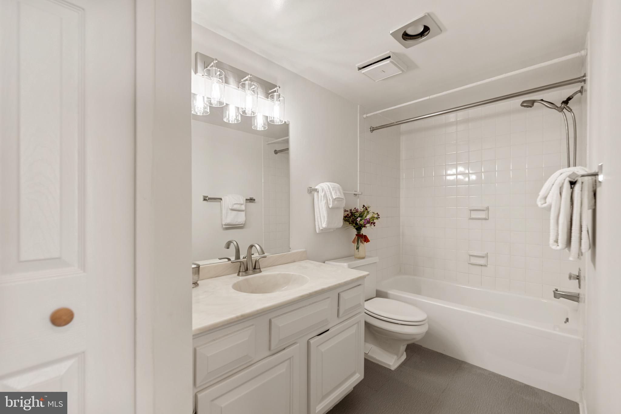 REGENCY AT MCLEAN - Residential