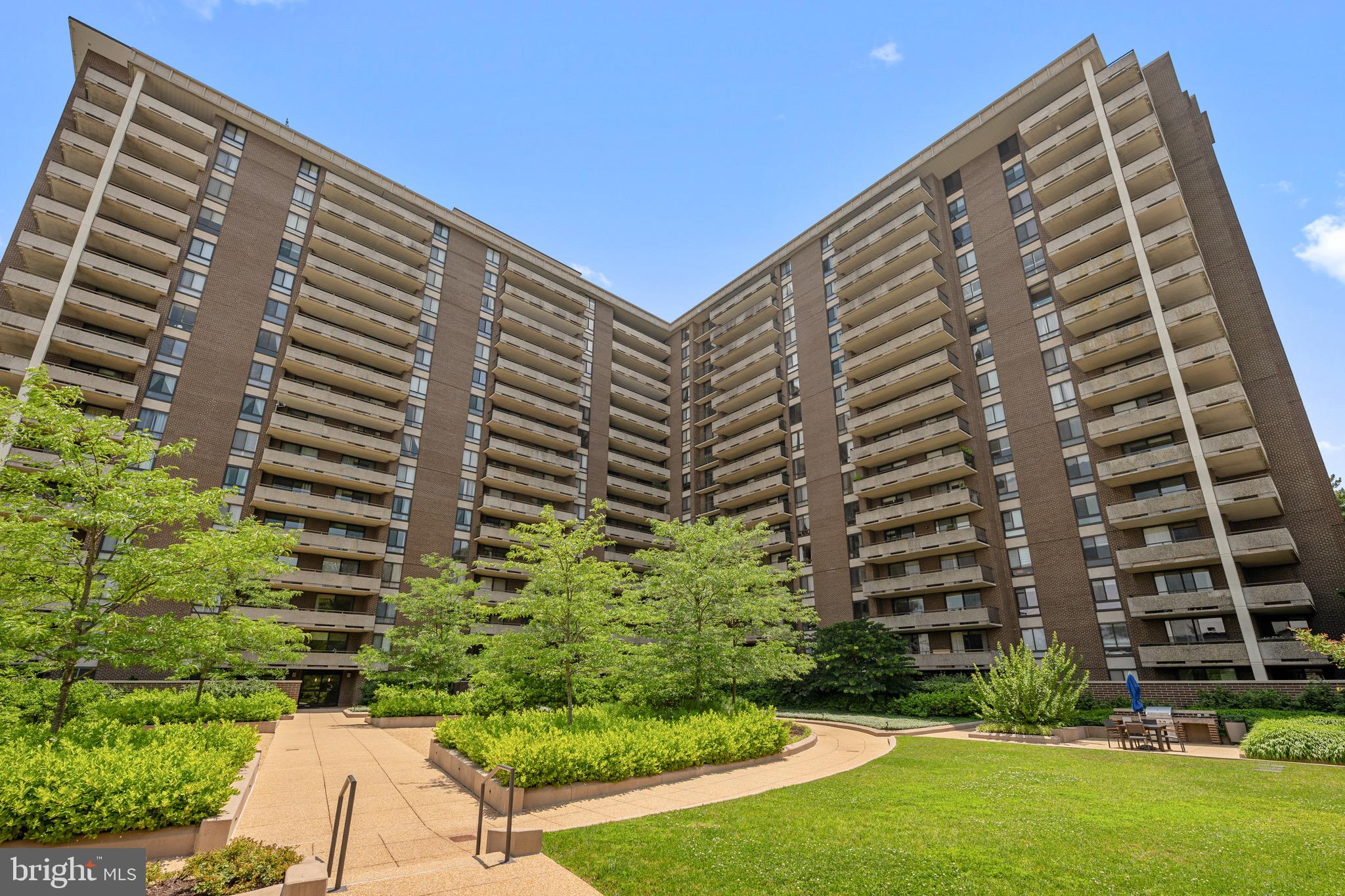 REGENCY AT MCLEAN - Residential