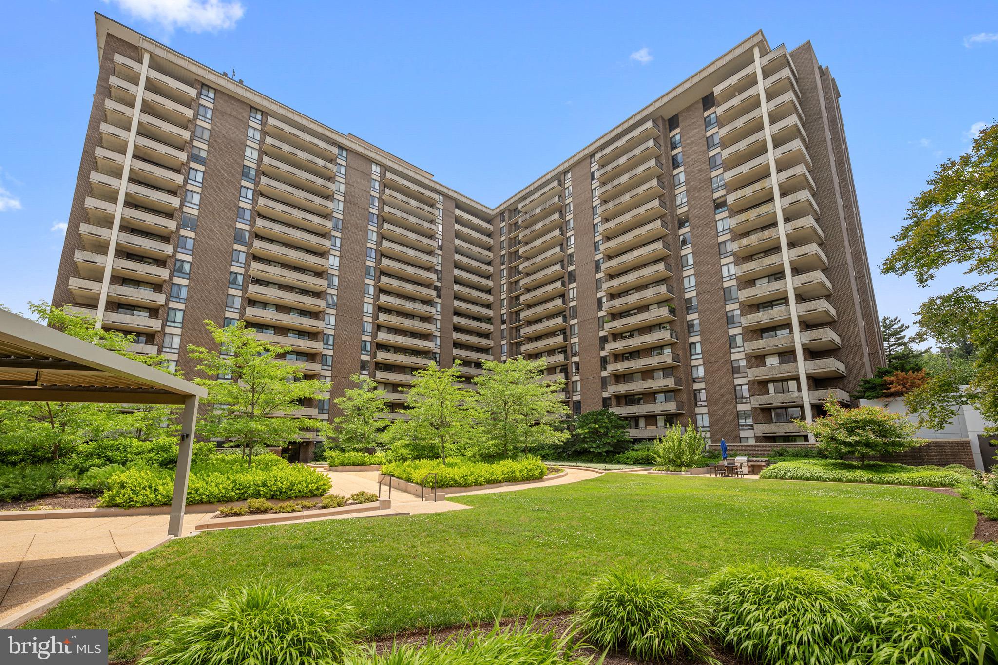 REGENCY AT MCLEAN - Residential