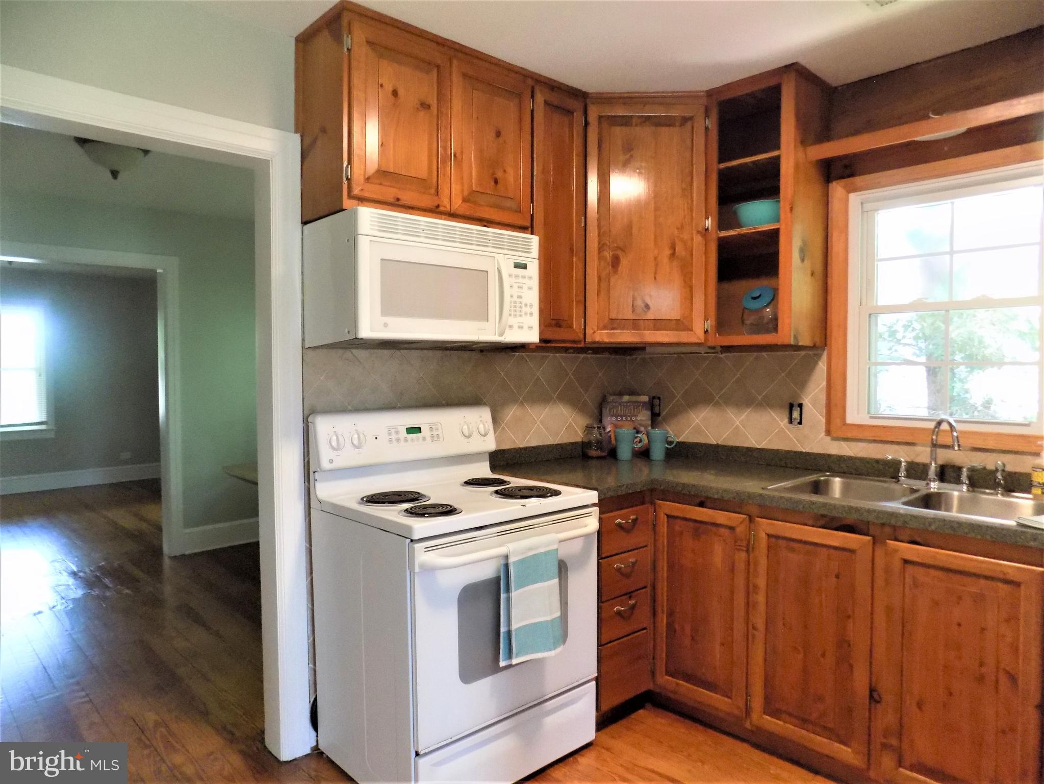 FAIRVIEW VILLAGE - Residential