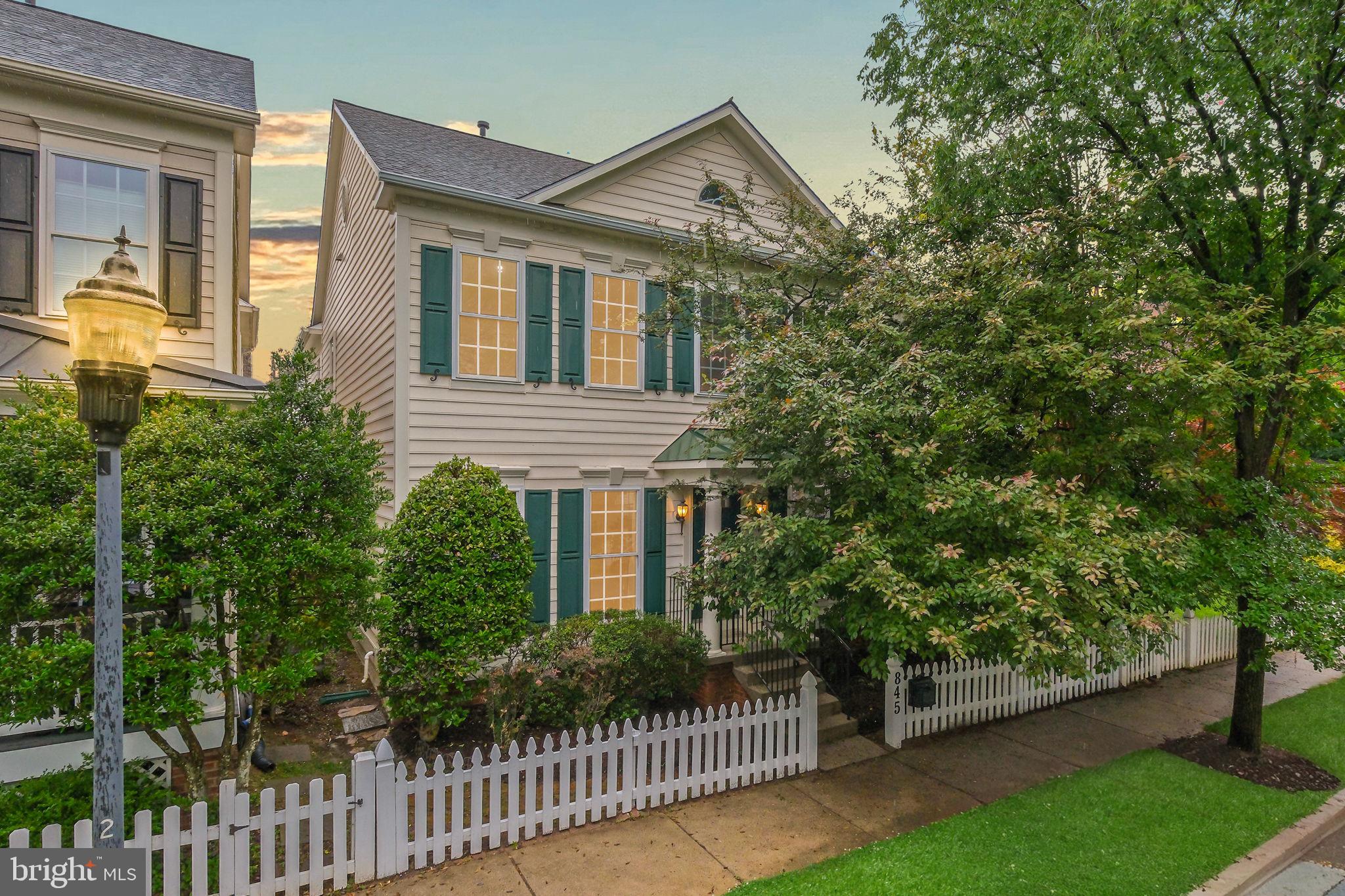 LAKELANDS - Residential