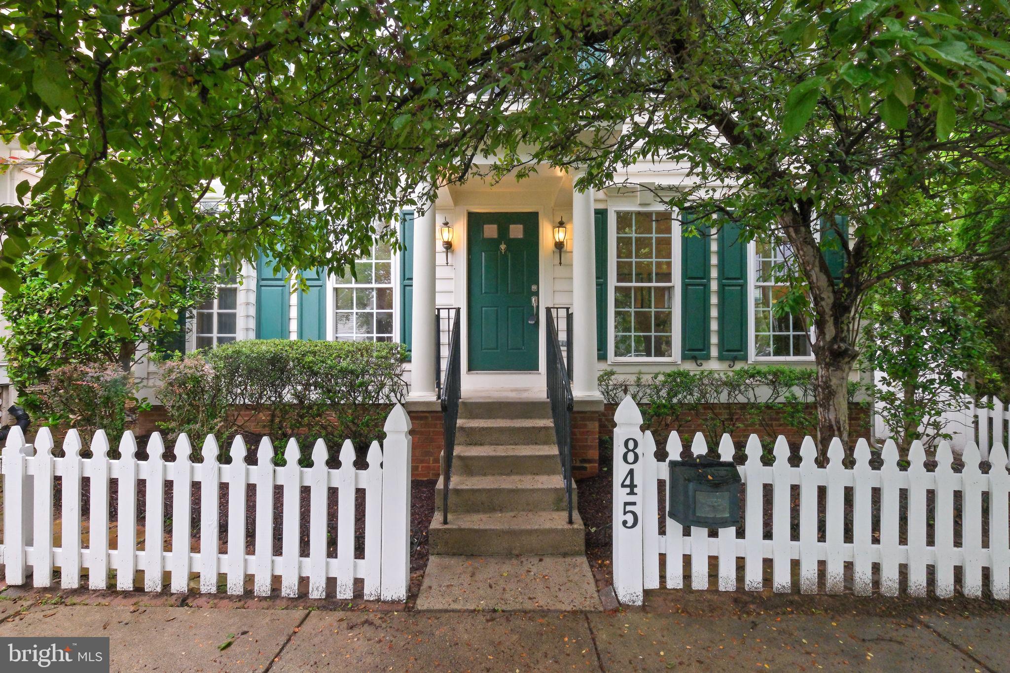 LAKELANDS - Residential