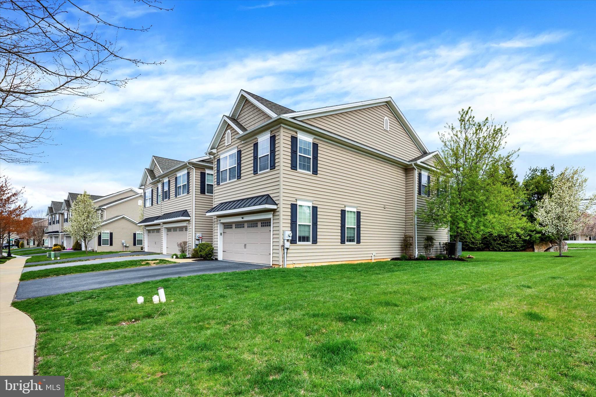 VILLAGE GREENE - Residential