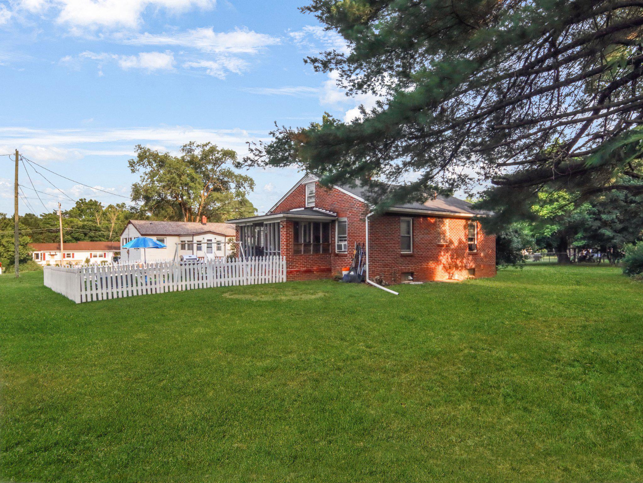 ASHWOOD LAWNS - Residential
