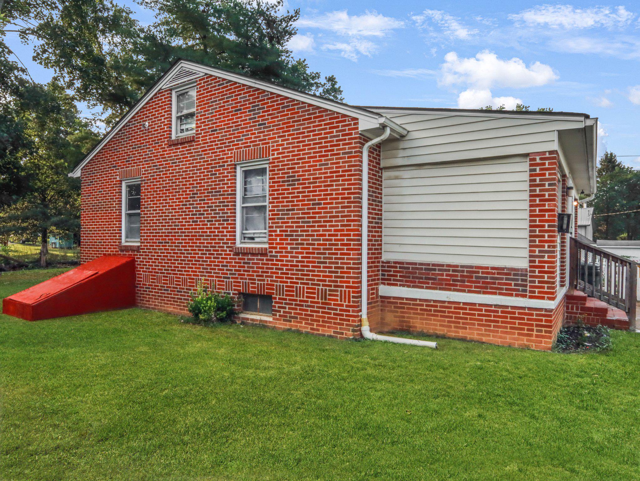 ASHWOOD LAWNS - Residential