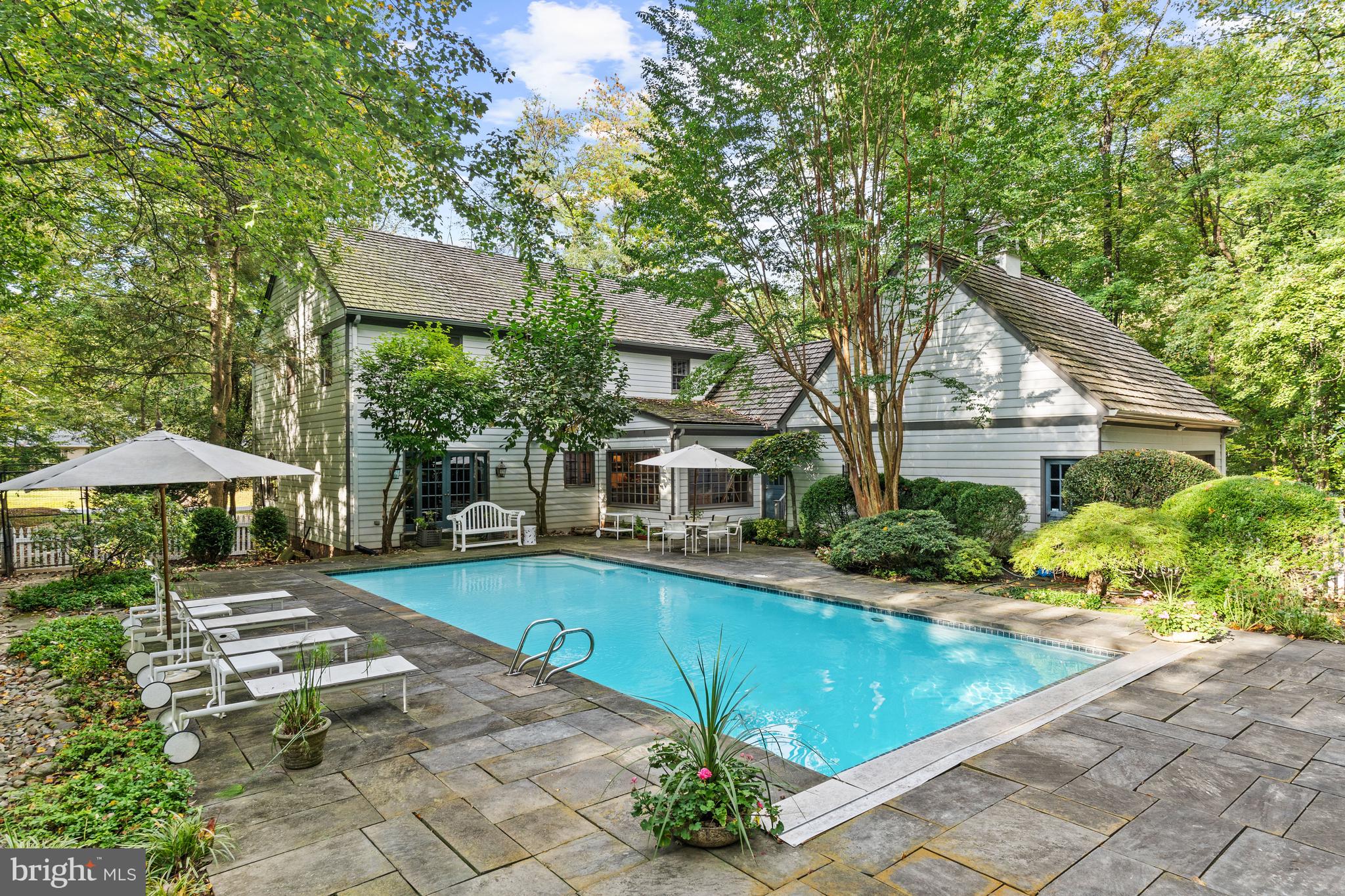 POTOMAC OUTSIDE - Residential