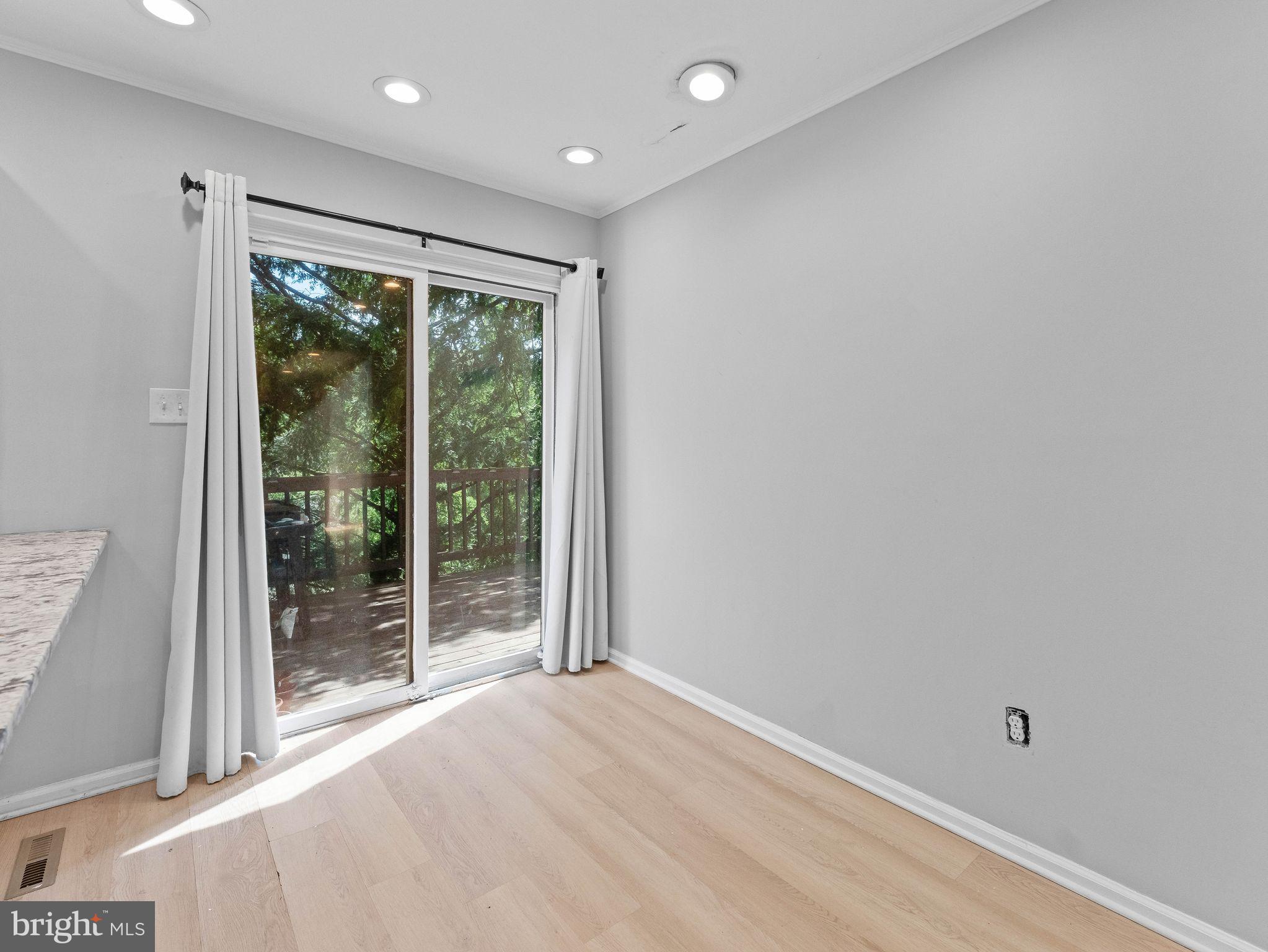 BREYER WOODS - Residential
