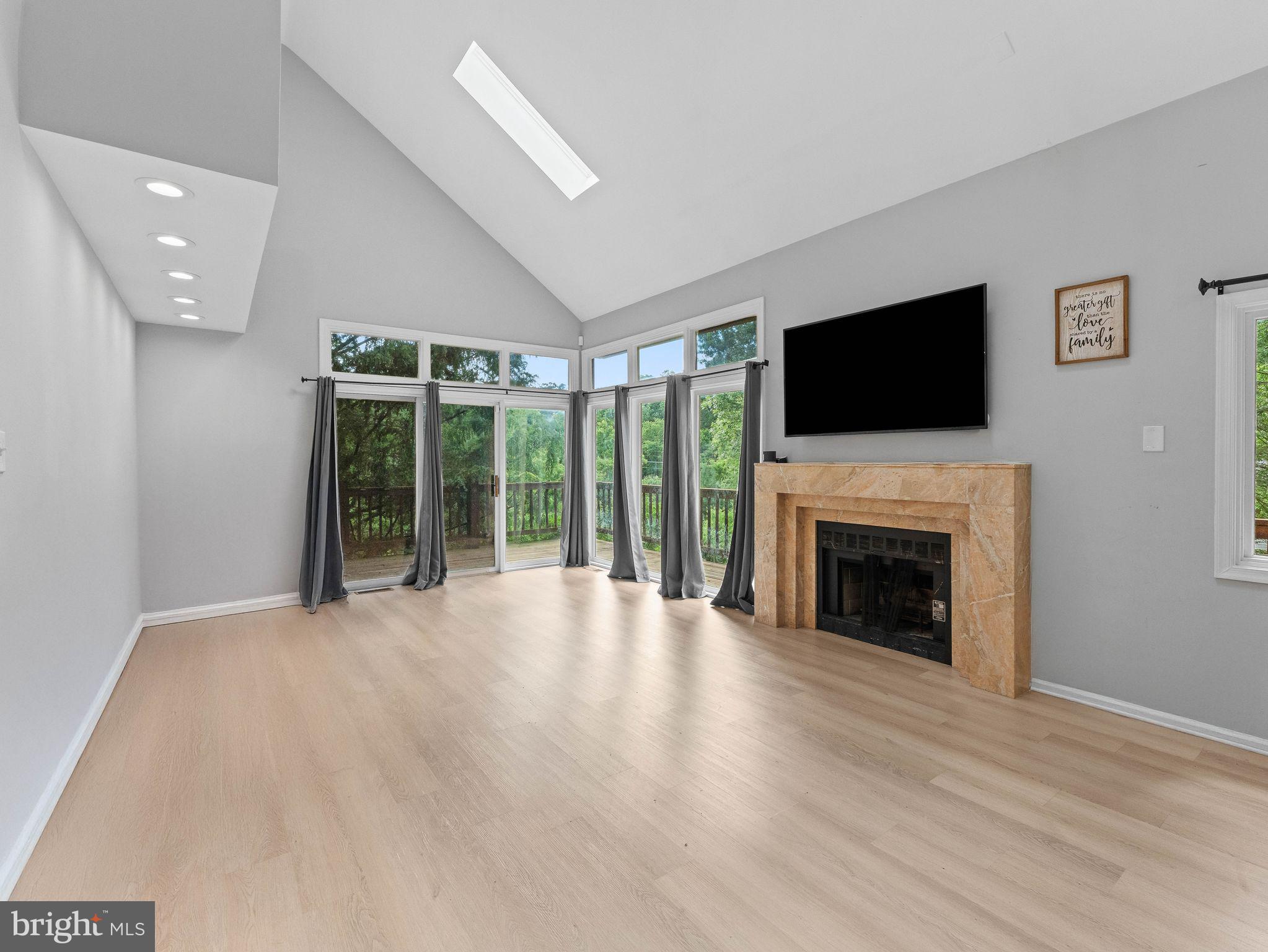 BREYER WOODS - Residential