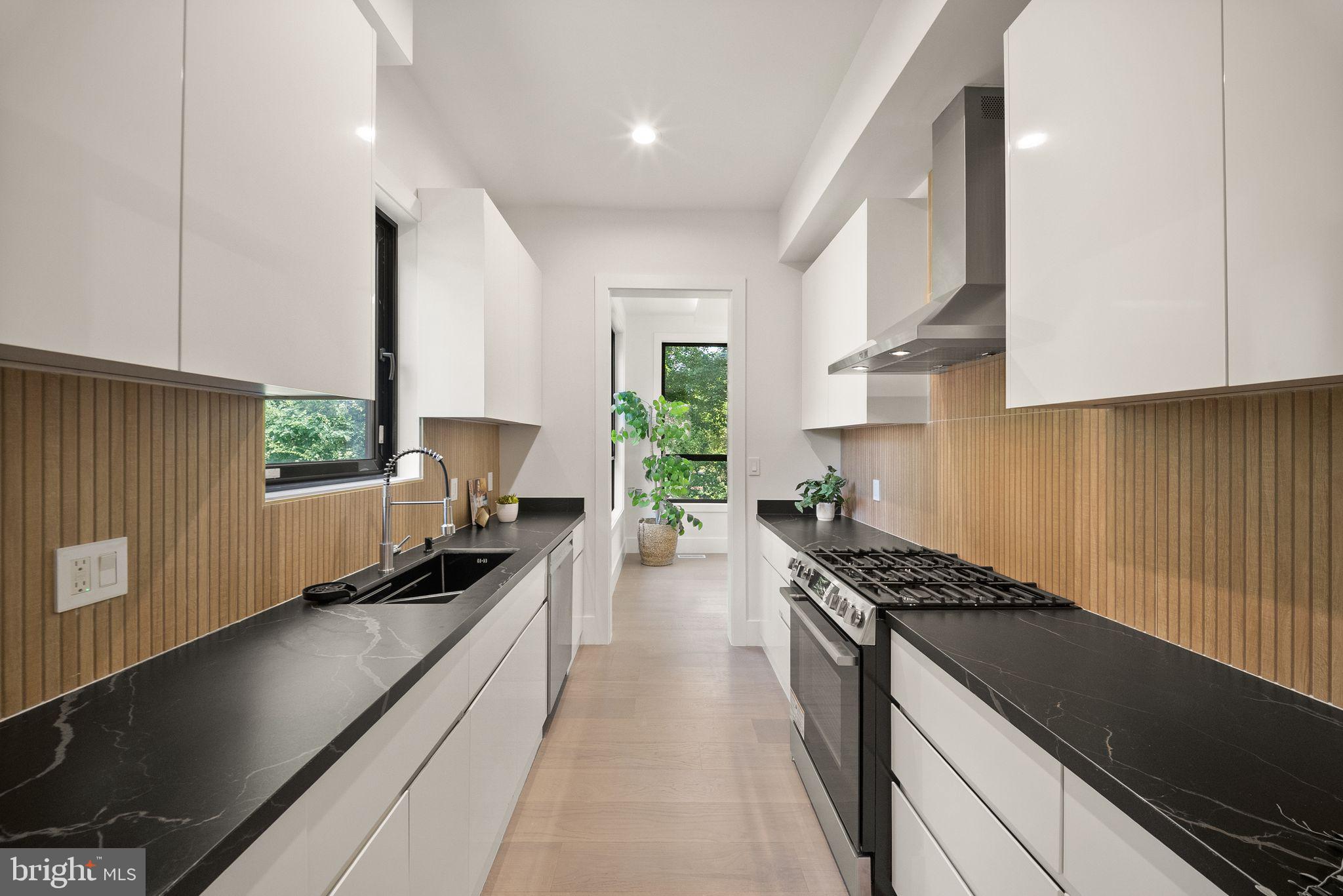 DUNN LORING - Residential