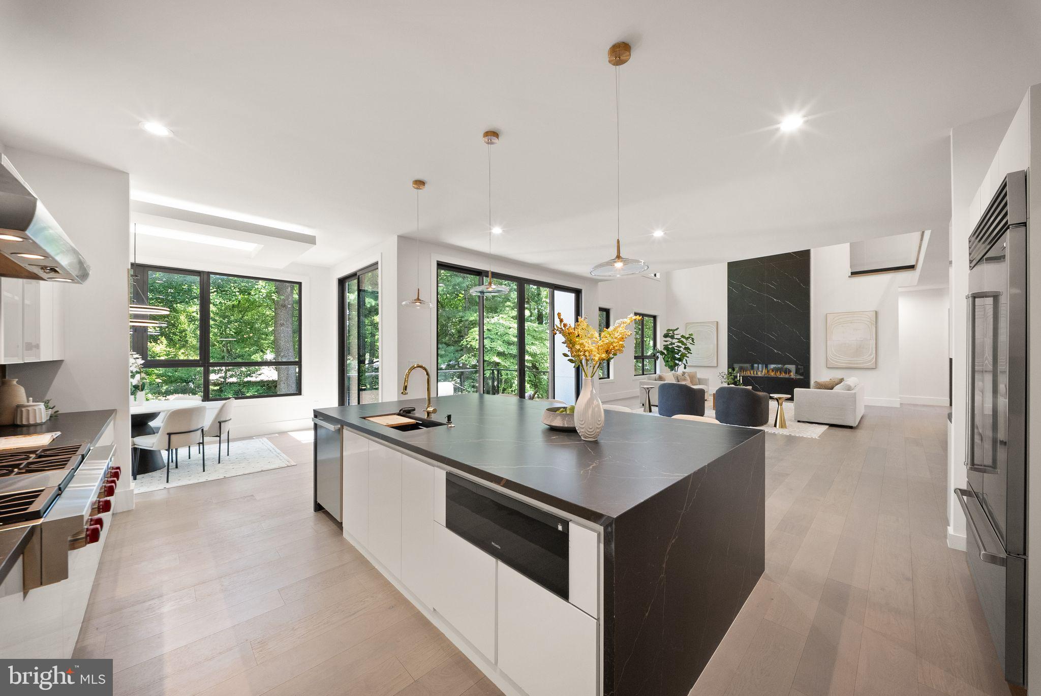 DUNN LORING - Residential