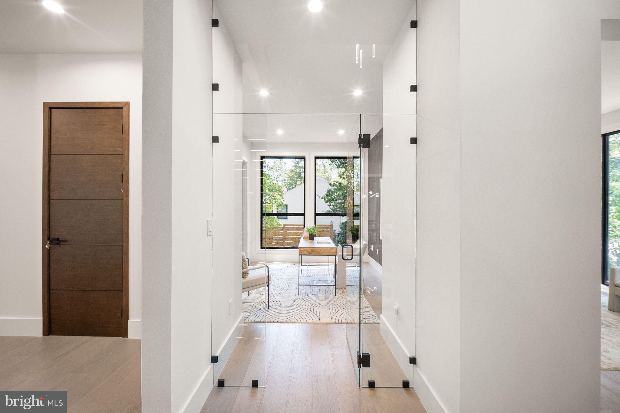 DUNN LORING - Residential