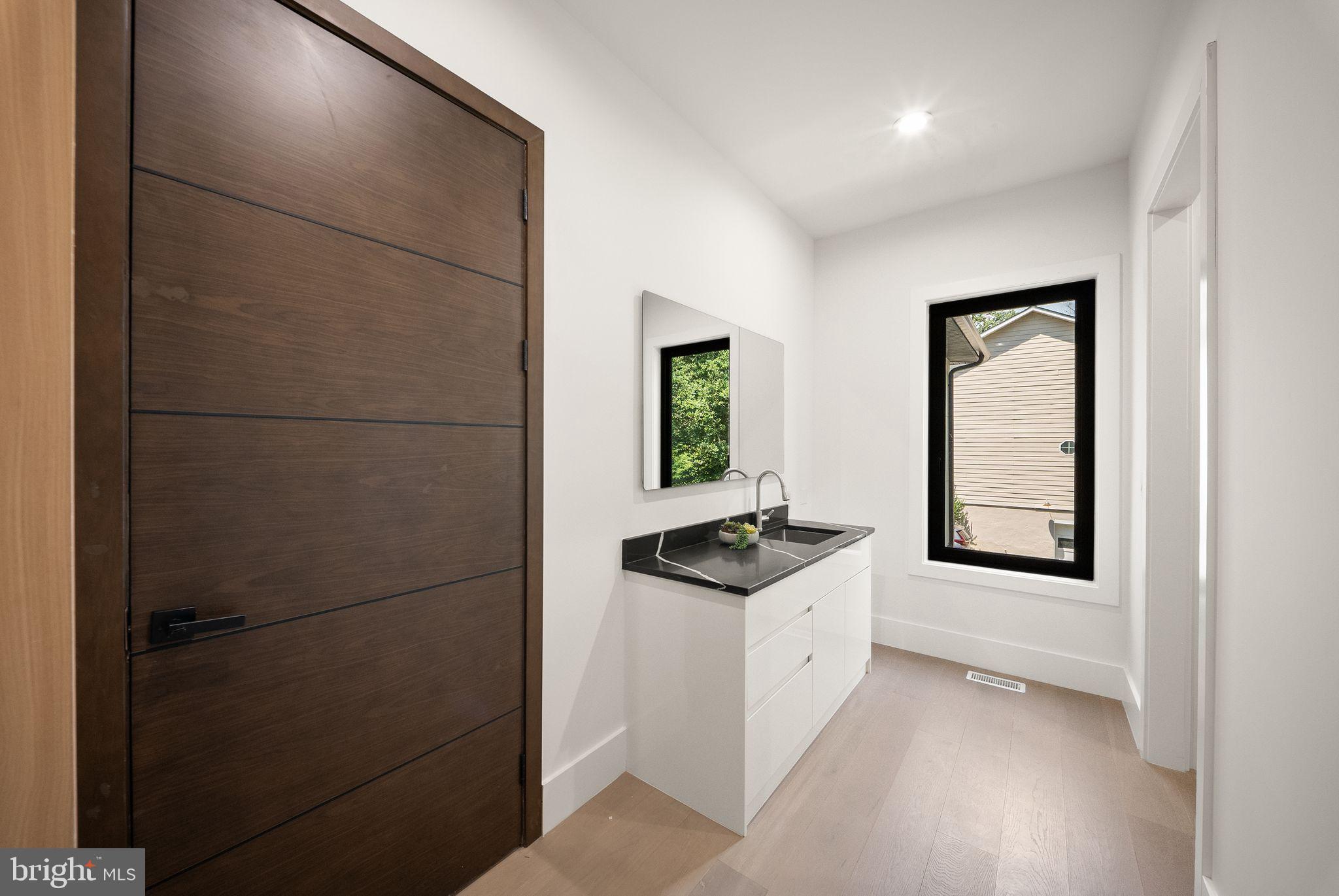 DUNN LORING - Residential