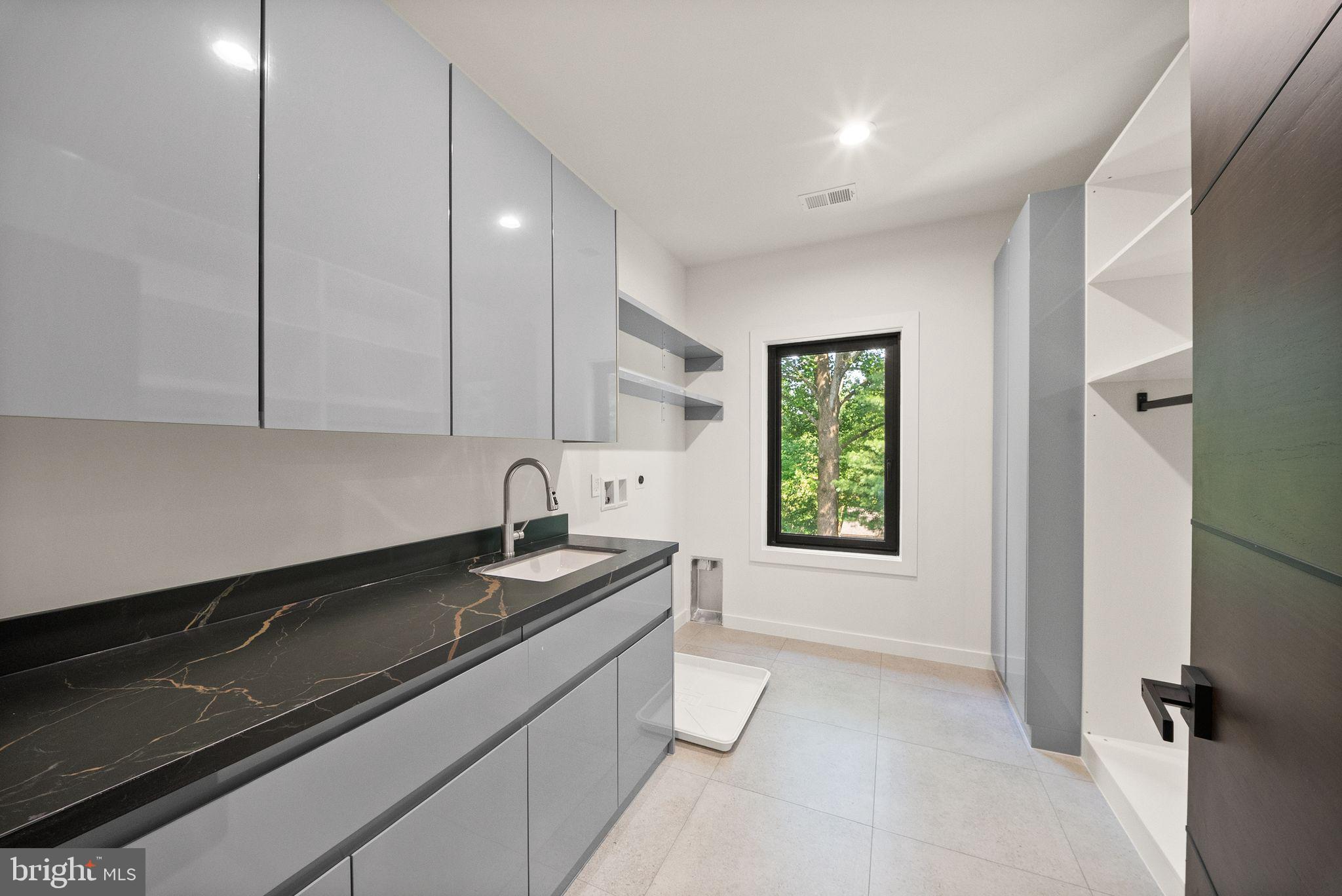 DUNN LORING - Residential