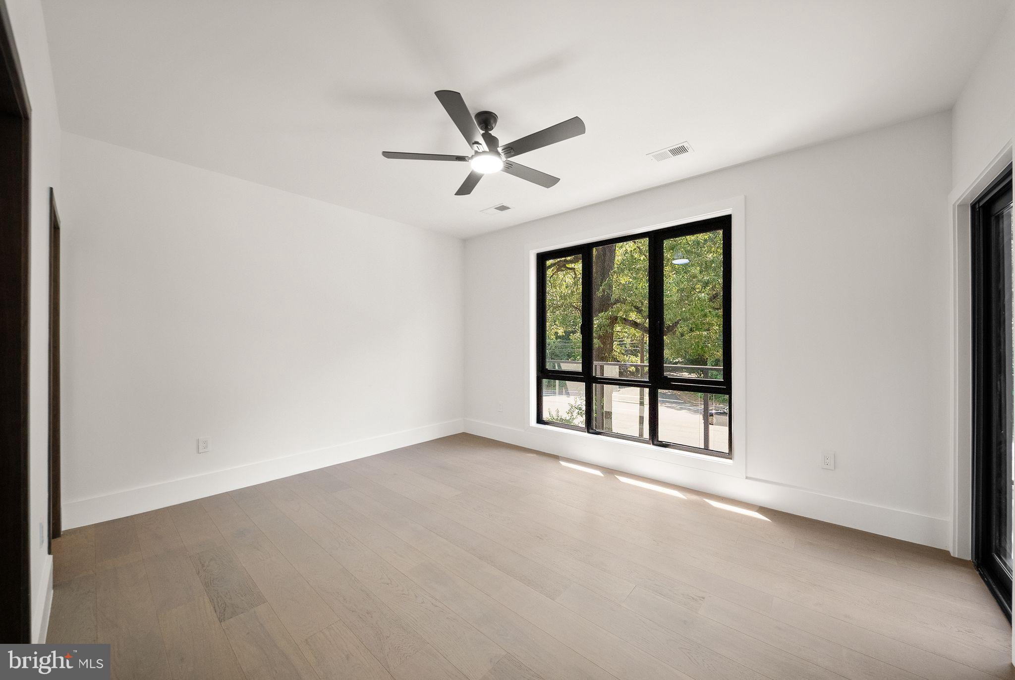 DUNN LORING - Residential