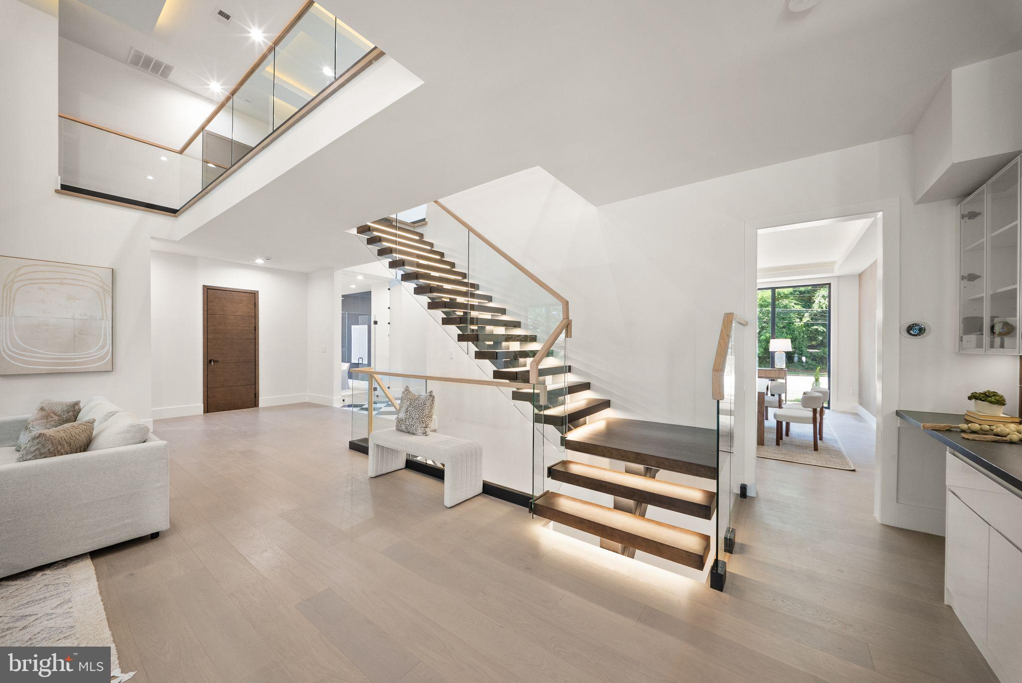 DUNN LORING - Residential