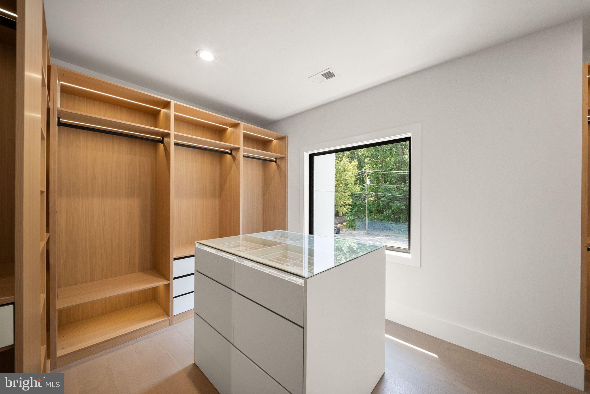 DUNN LORING - Residential
