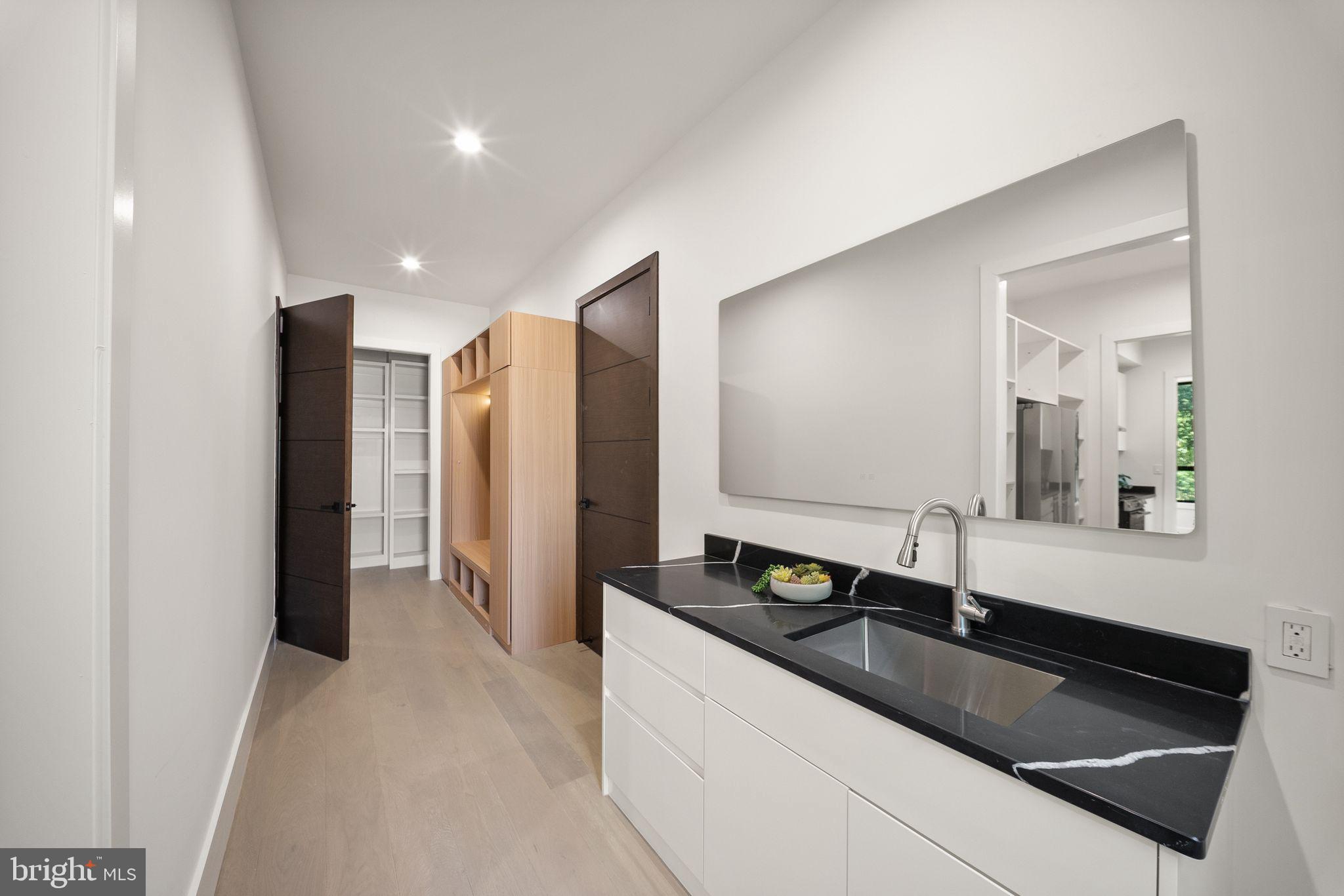 DUNN LORING - Residential