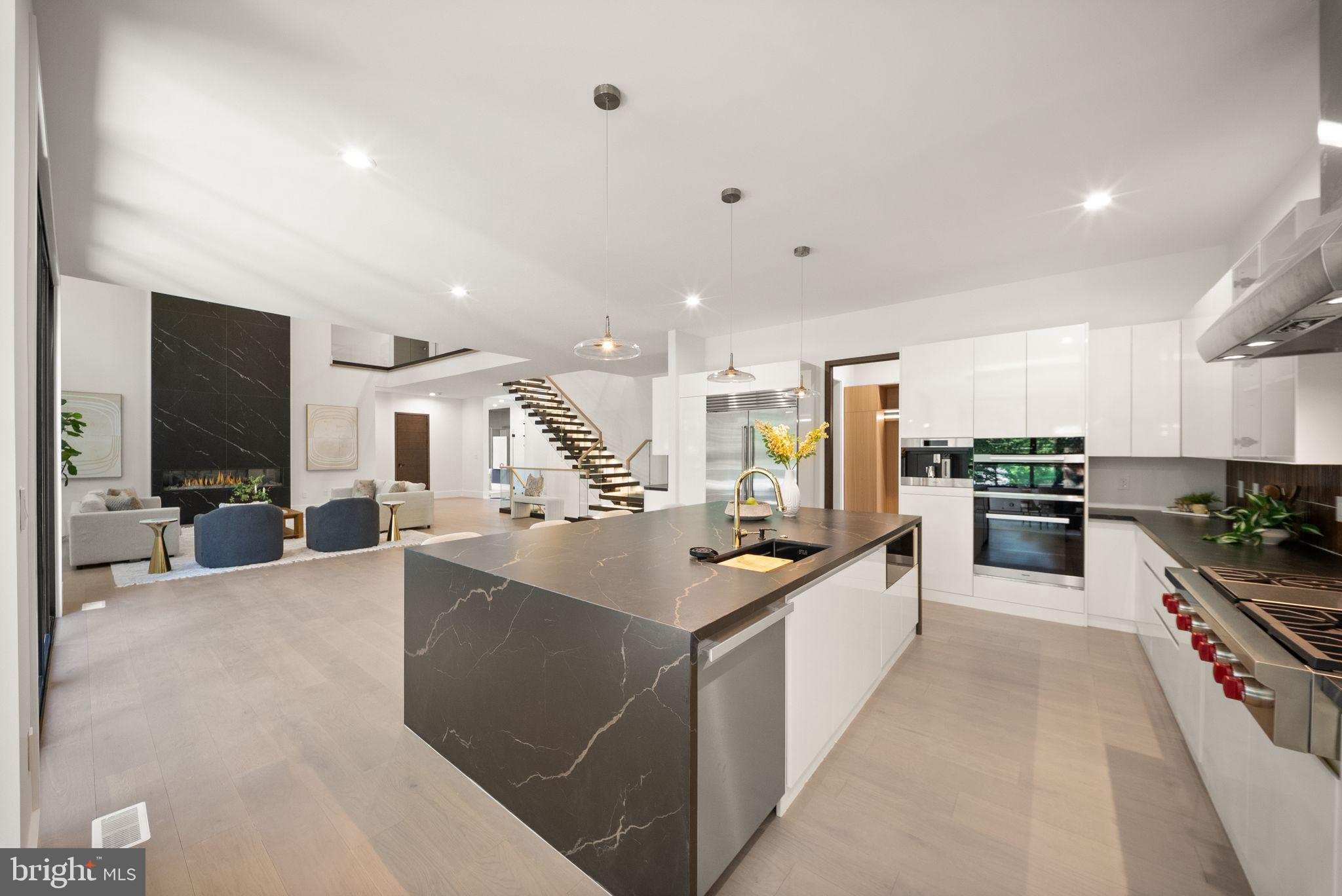 DUNN LORING - Residential