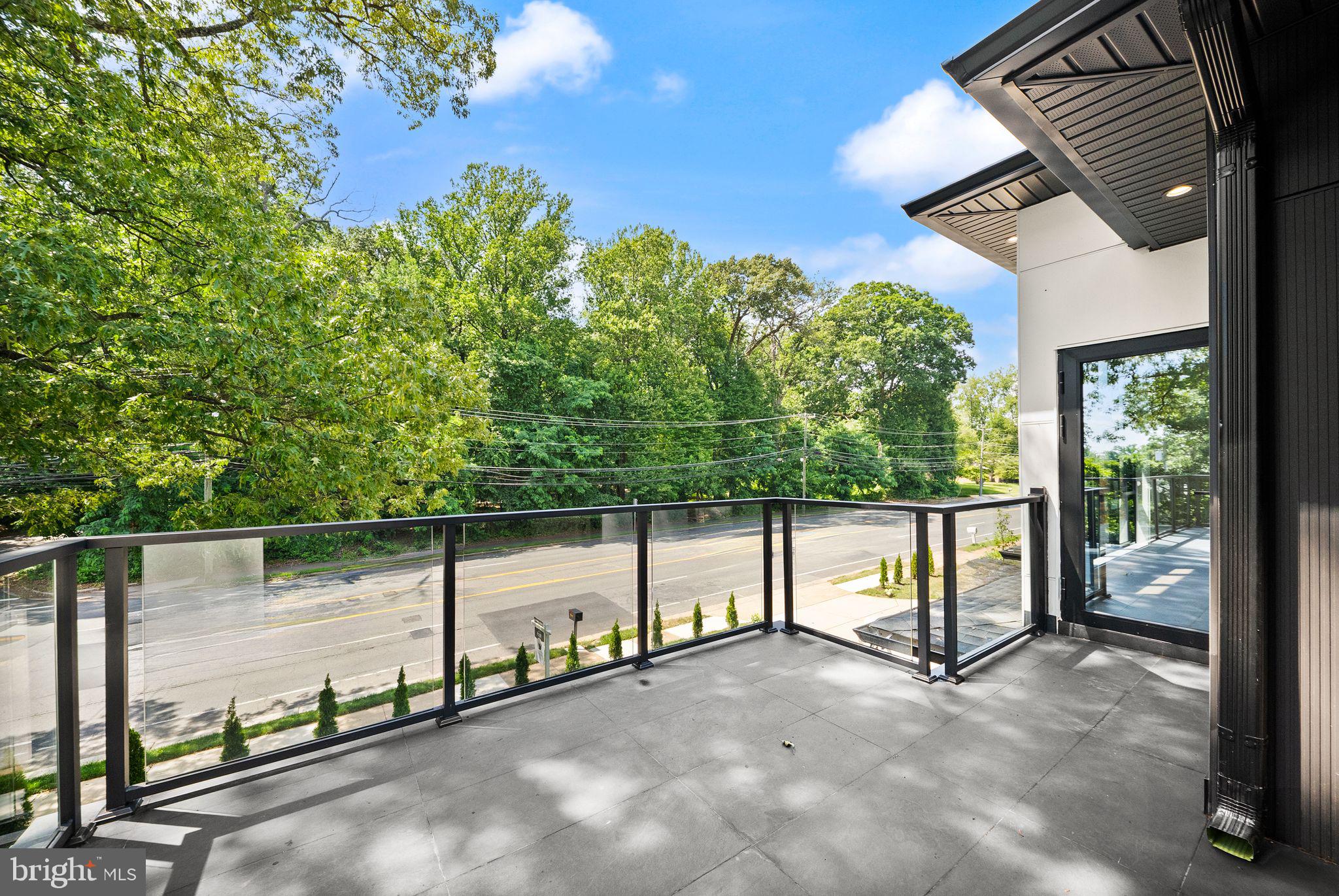 DUNN LORING - Residential