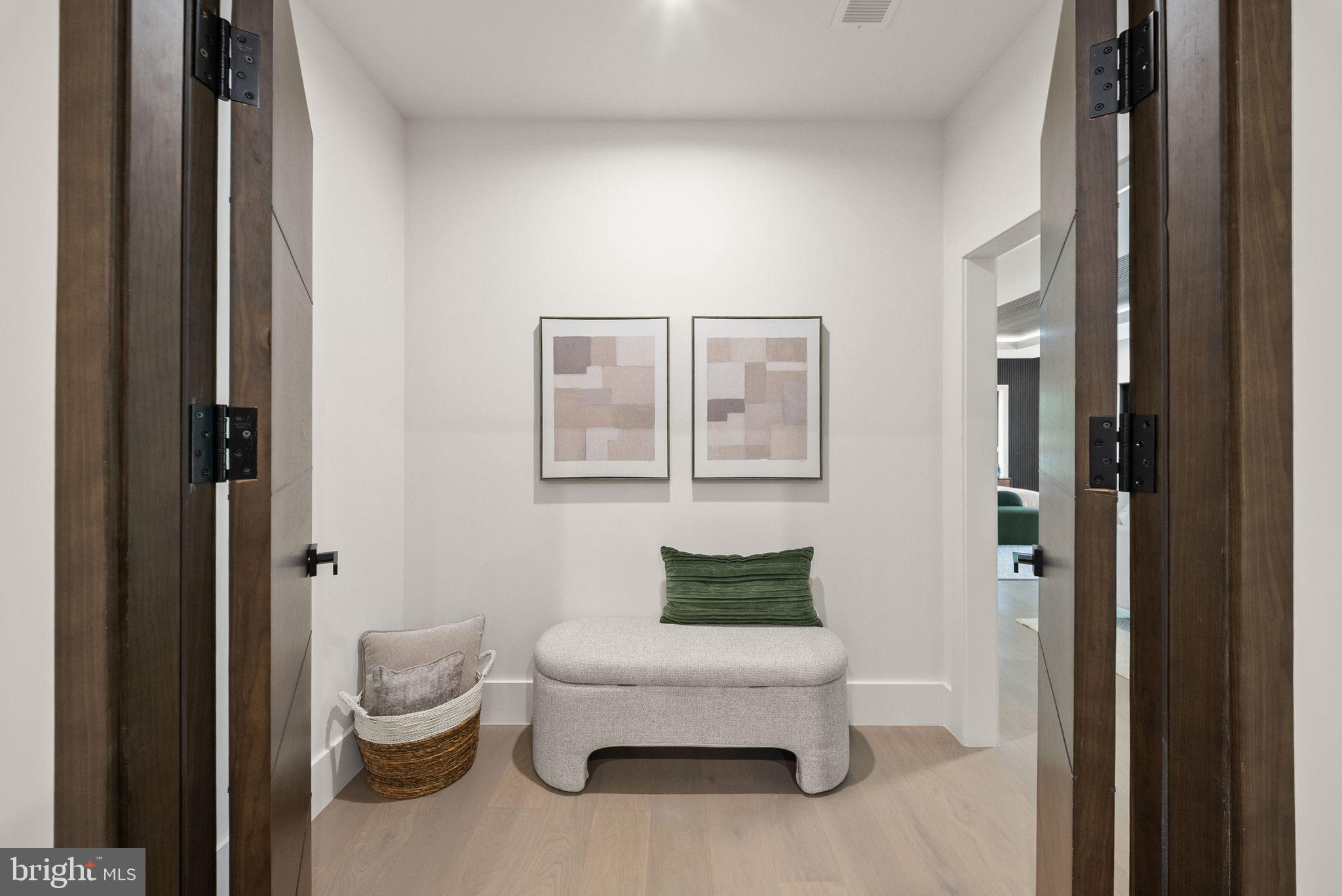 DUNN LORING - Residential