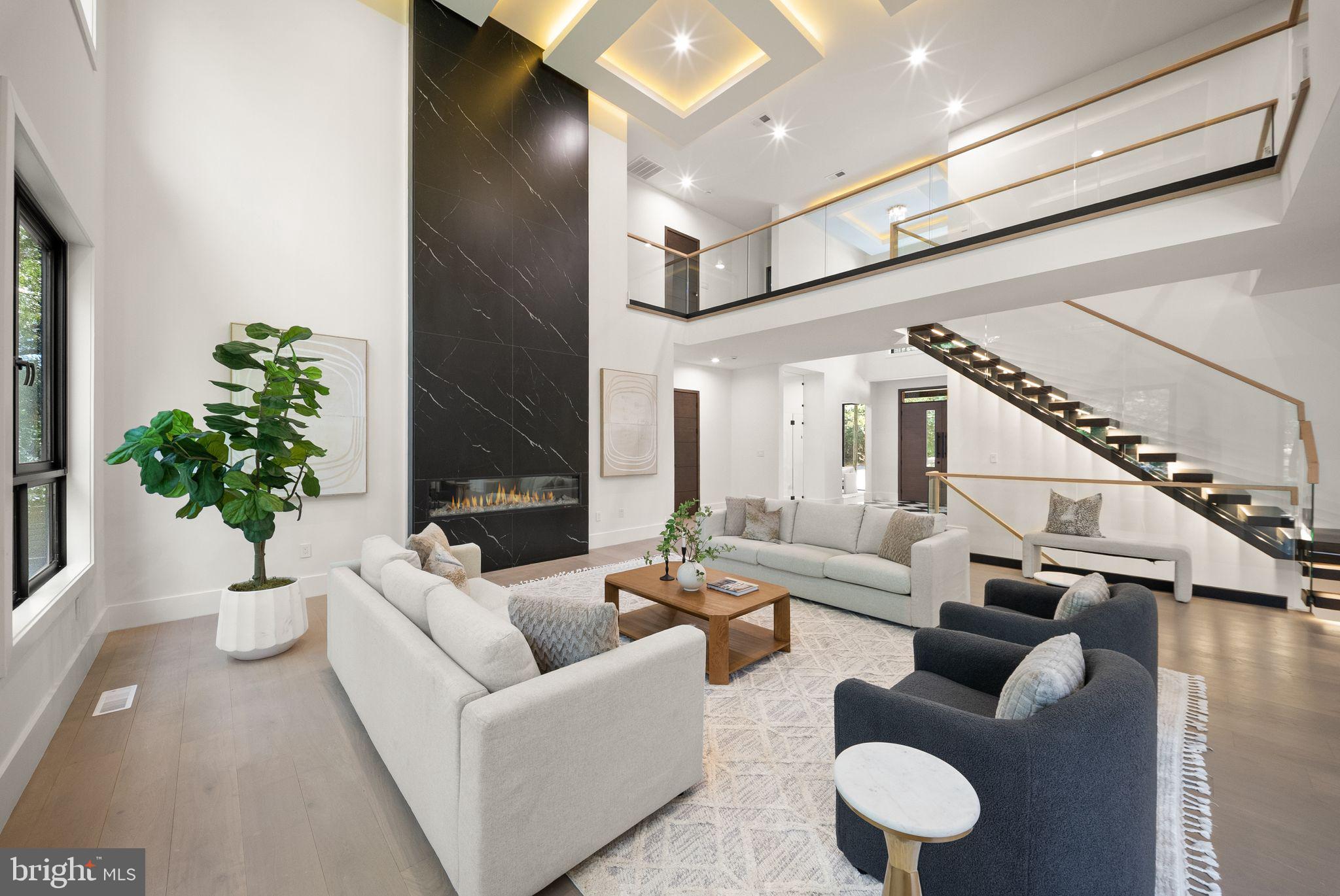 DUNN LORING - Residential