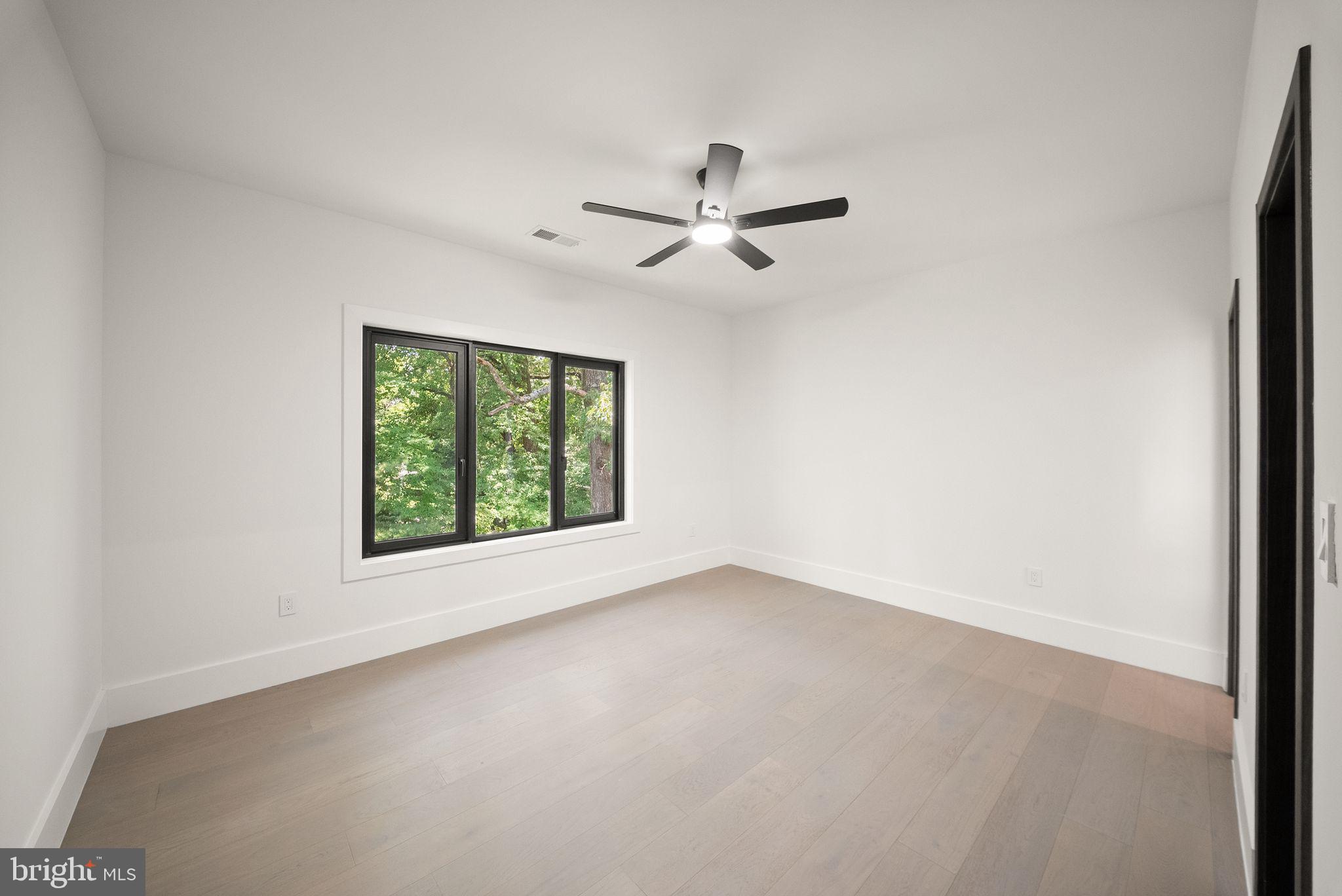 DUNN LORING - Residential