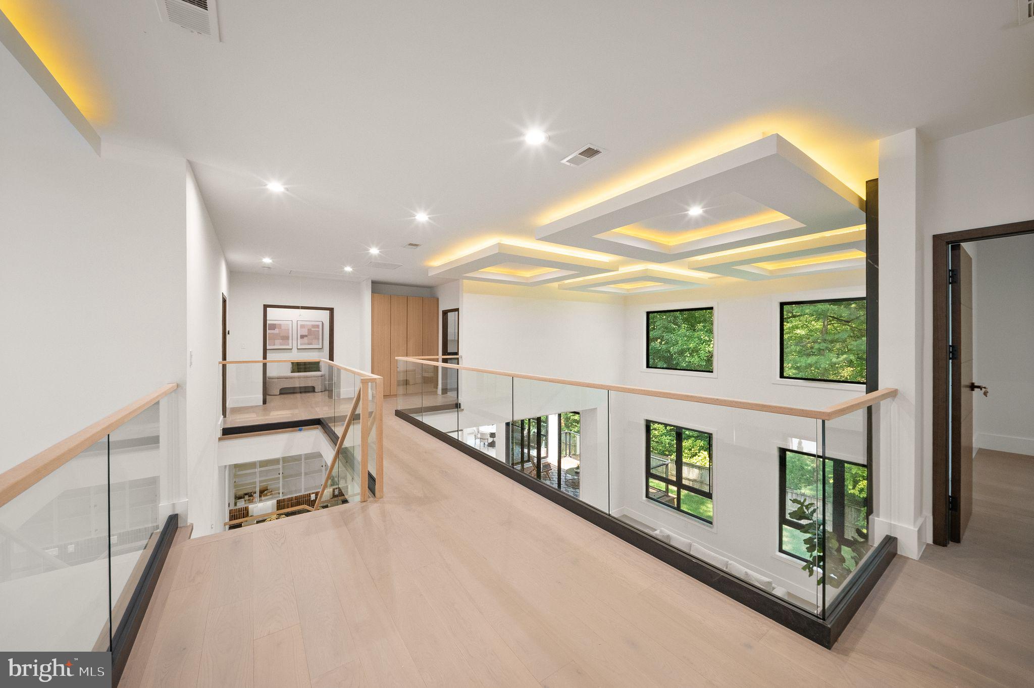 DUNN LORING - Residential