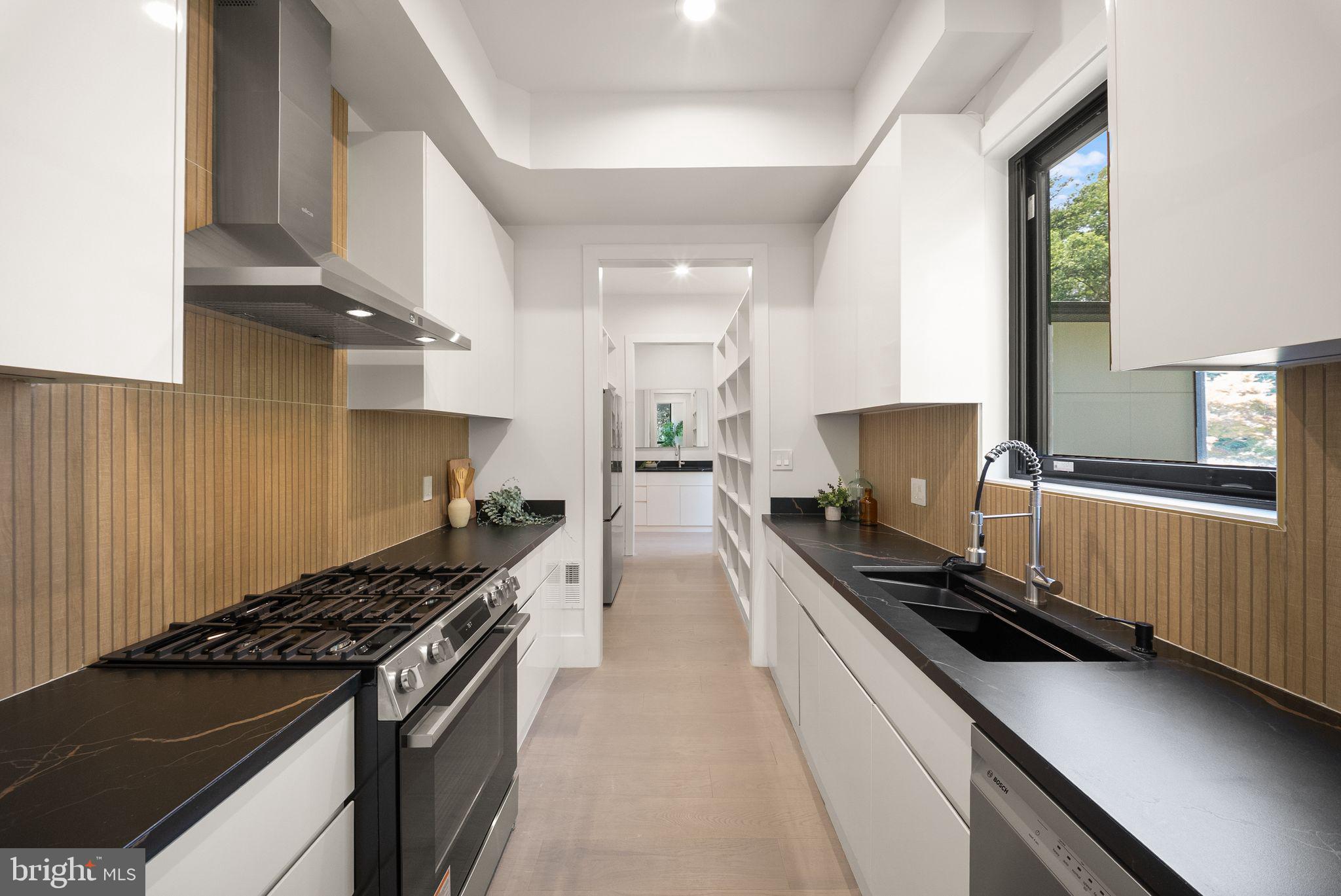 DUNN LORING - Residential