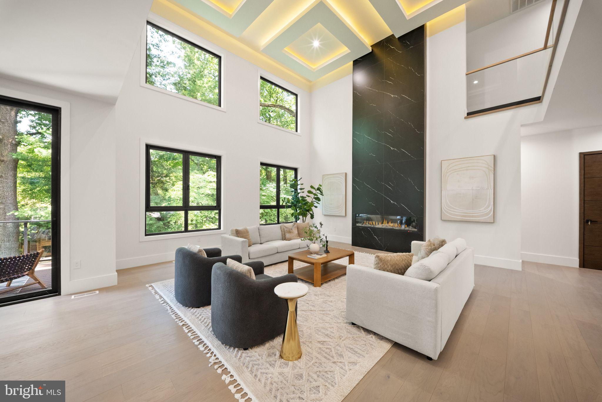 DUNN LORING - Residential