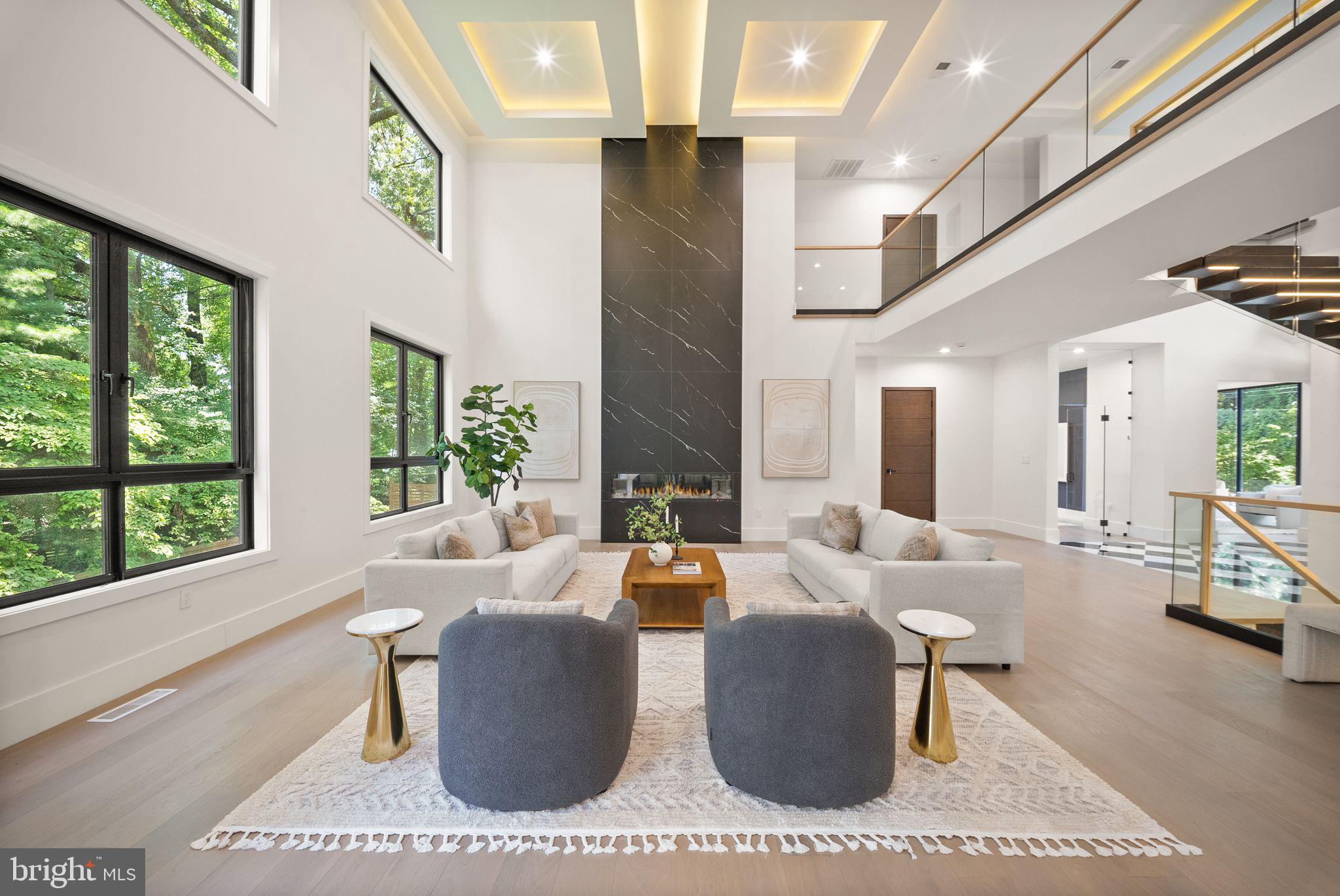 DUNN LORING - Residential