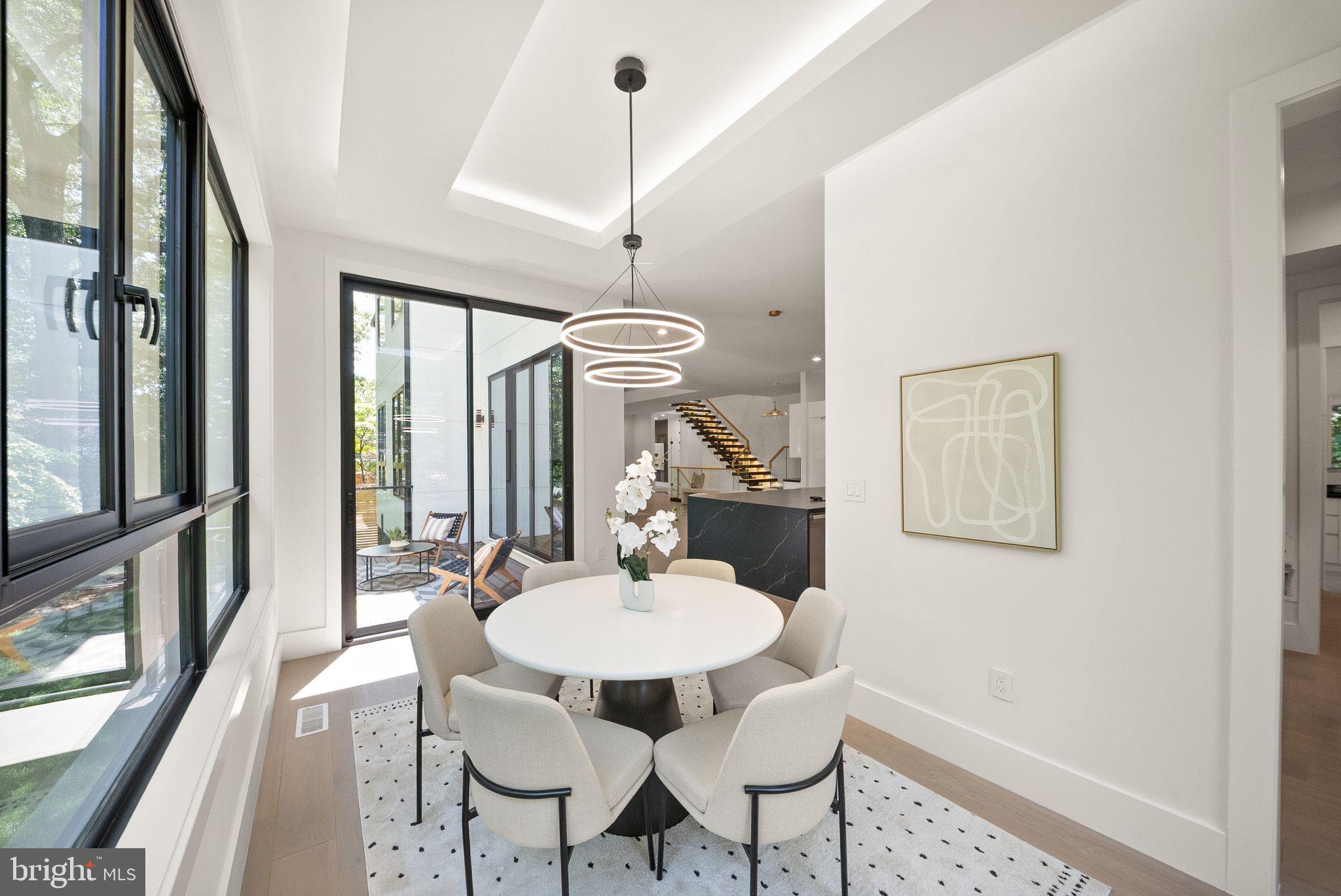 DUNN LORING - Residential