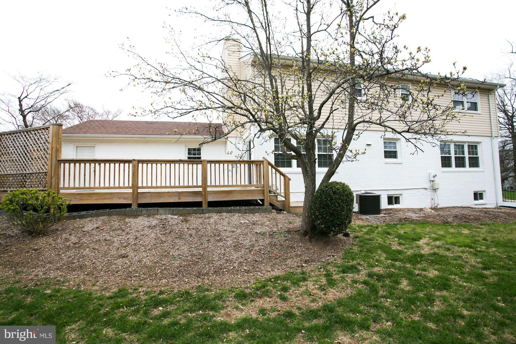 MC LEAN HAMLET - Residential