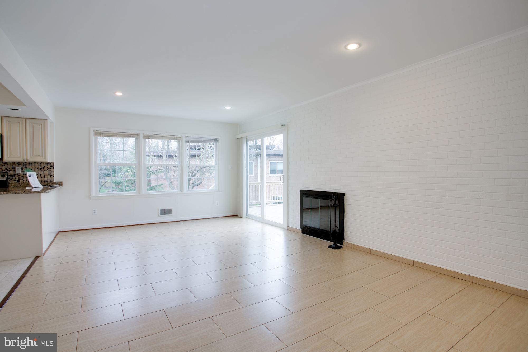 MC LEAN HAMLET - Residential