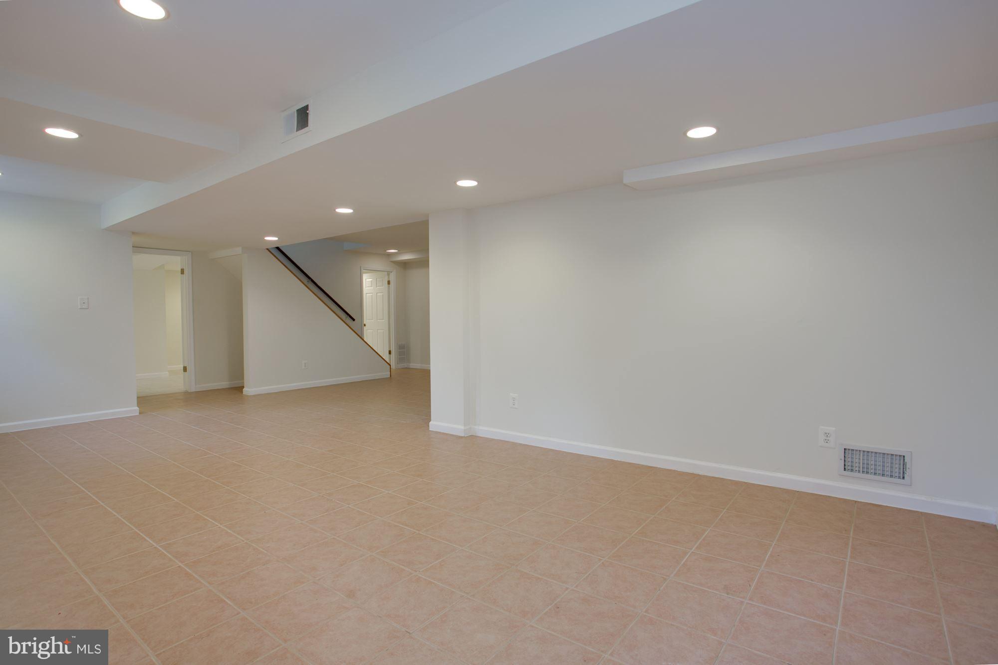 MC LEAN HAMLET - Residential