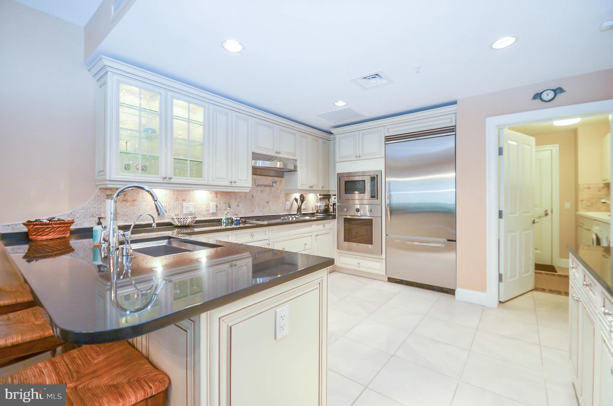 THE RITZ-CARLTON RESIDENCES - Residential