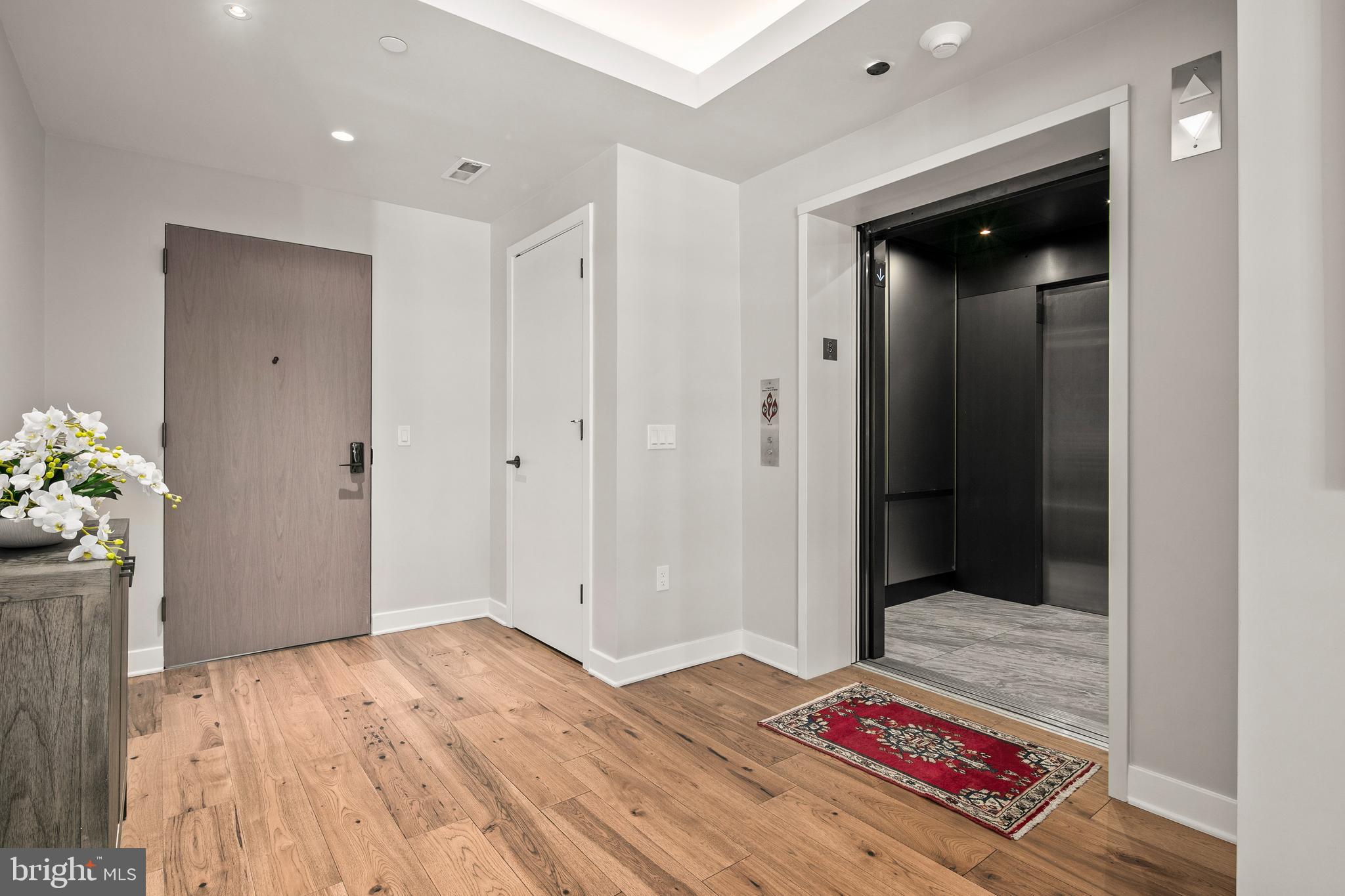 ROSSLYN - Residential
