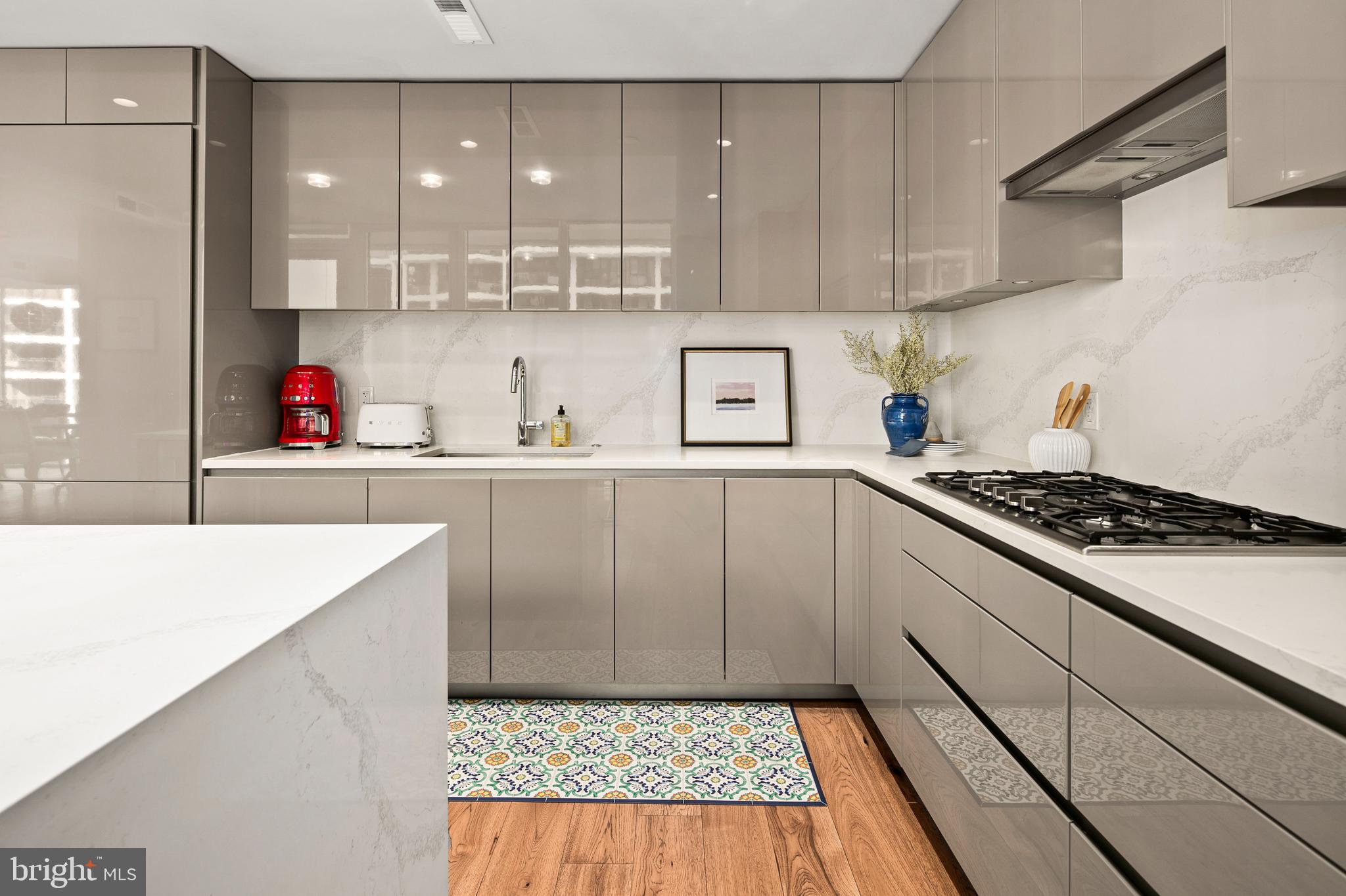 ROSSLYN - Residential