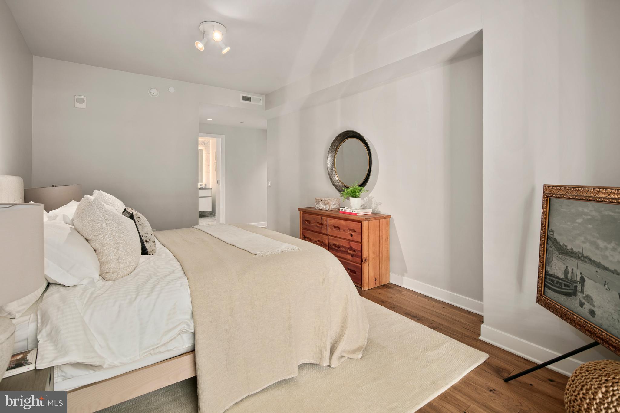 ROSSLYN - Residential