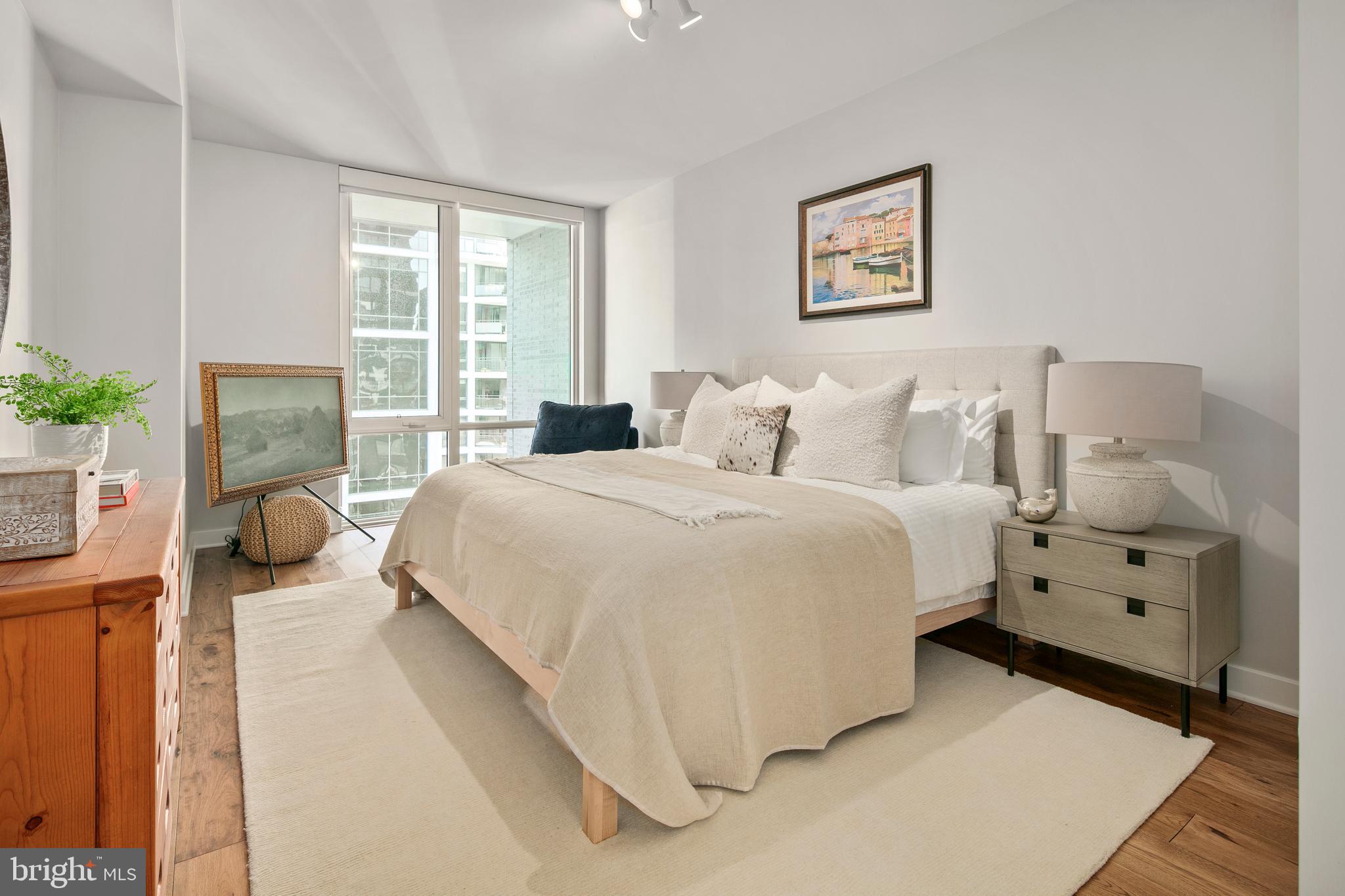 ROSSLYN - Residential