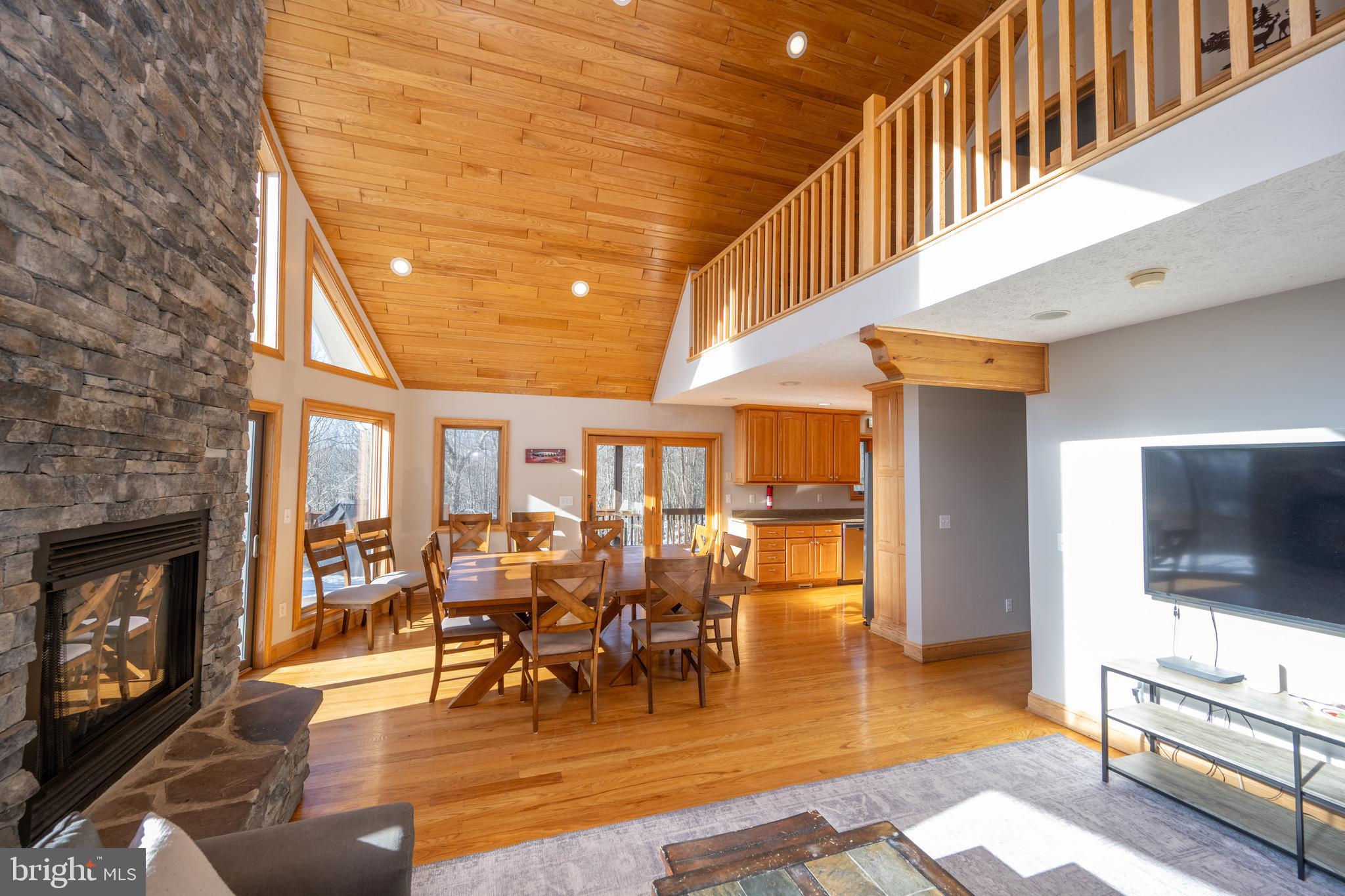 THE PINNACLE - Residential