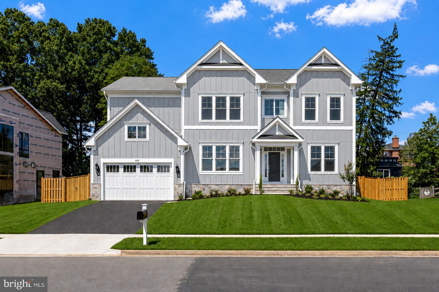 TOWN AND COUNTRY GARDENS - Residential