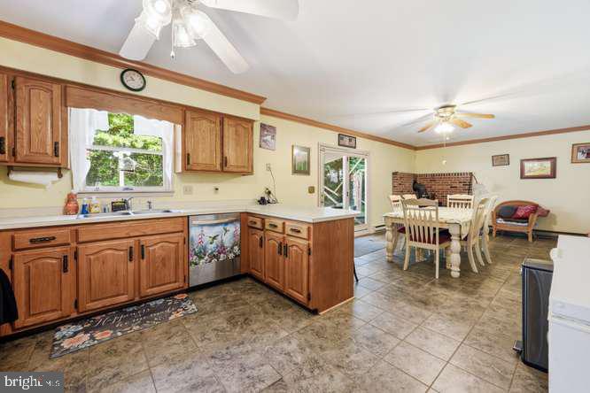 CHAPEL WOODS - Residential