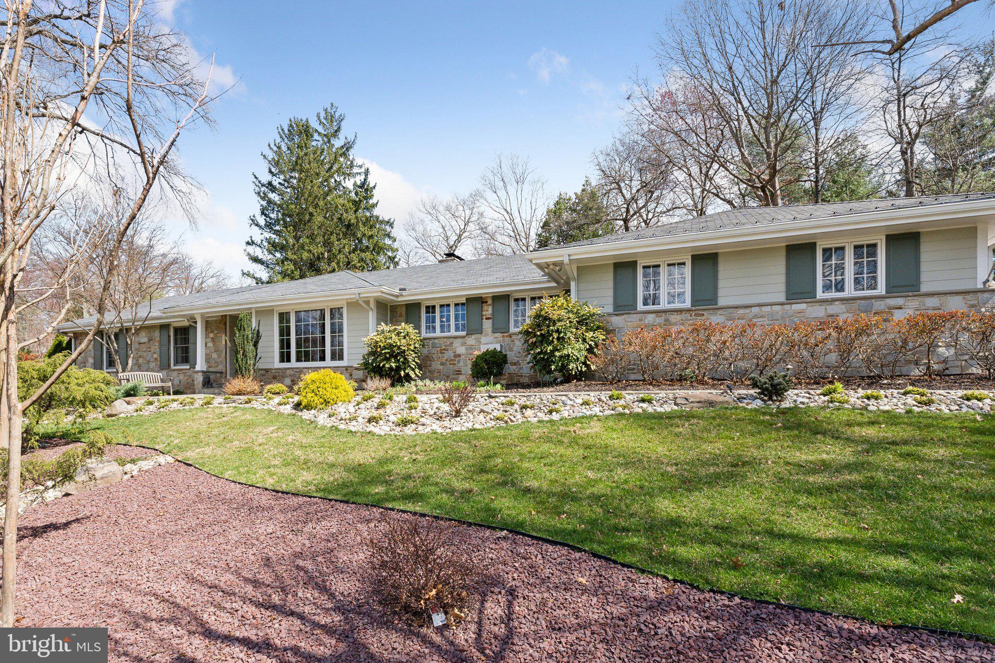 SHARON WOODS - Residential