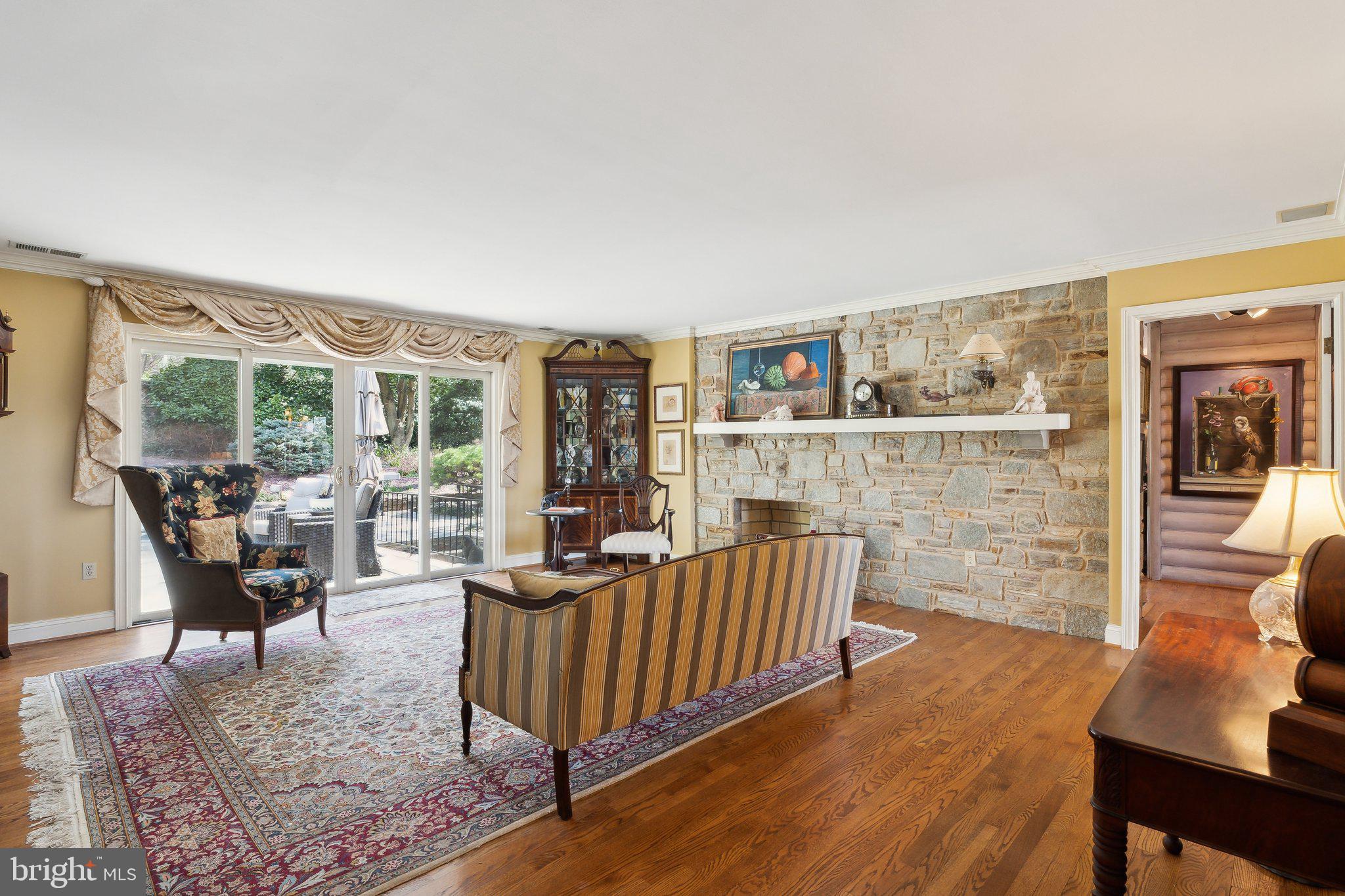 SHARON WOODS - Residential