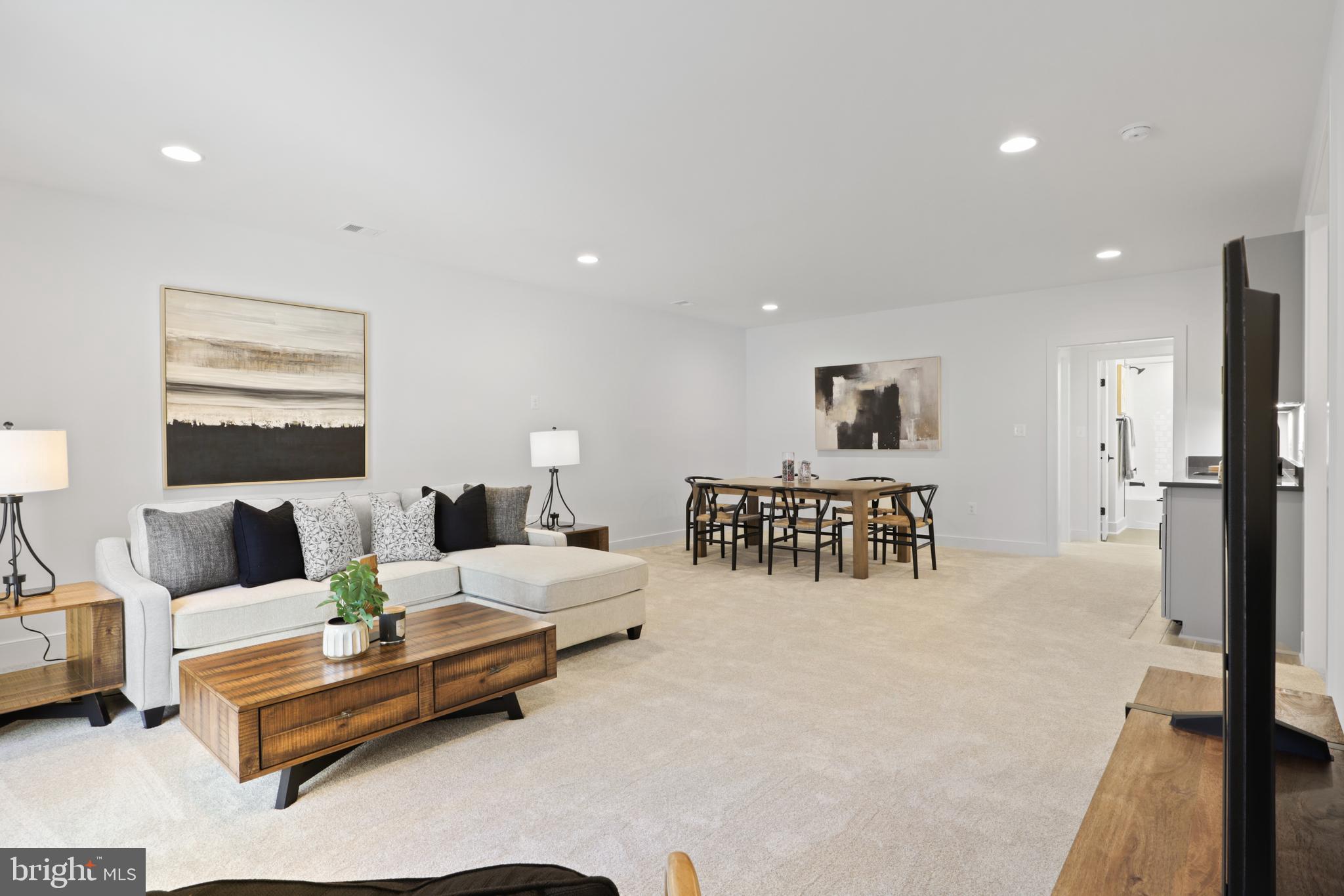 VIENNA WOODS - Residential